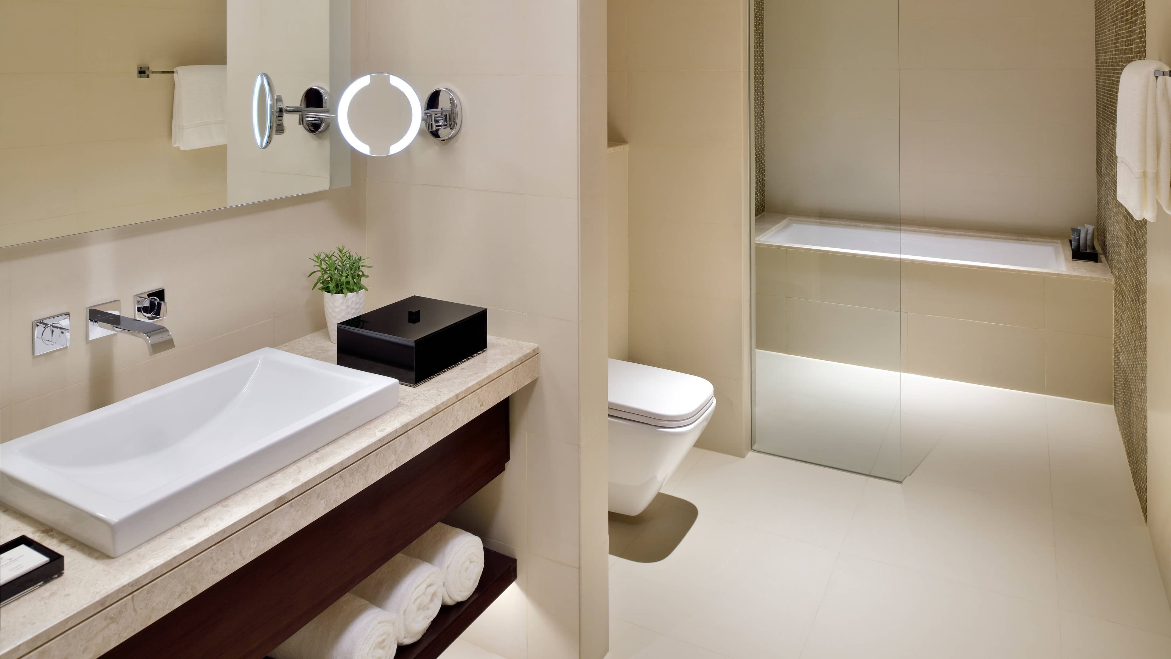 Deluxe Guest room - Image 5