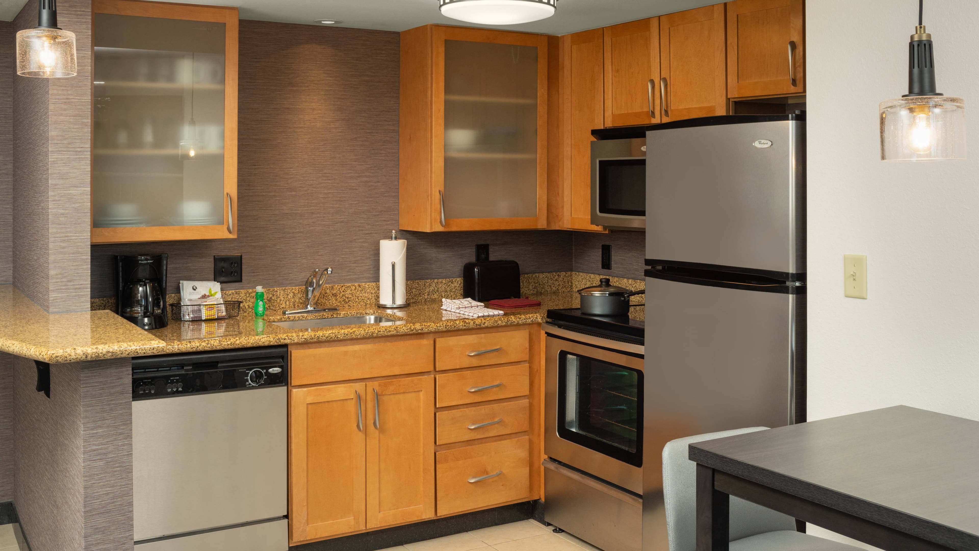 1 Bedroom Suite - Image 2