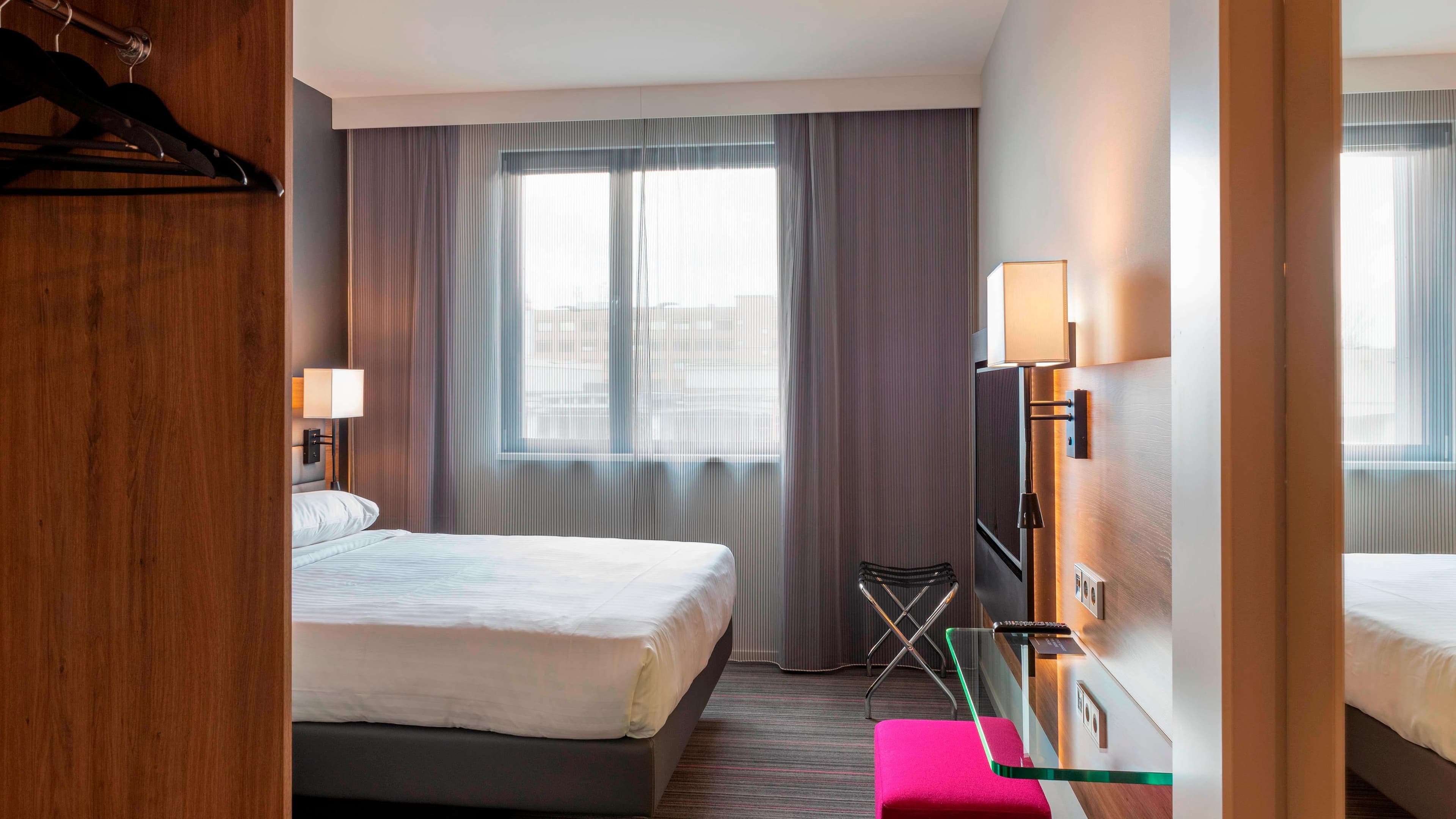 Moxy Queen Sleeper - Image 2