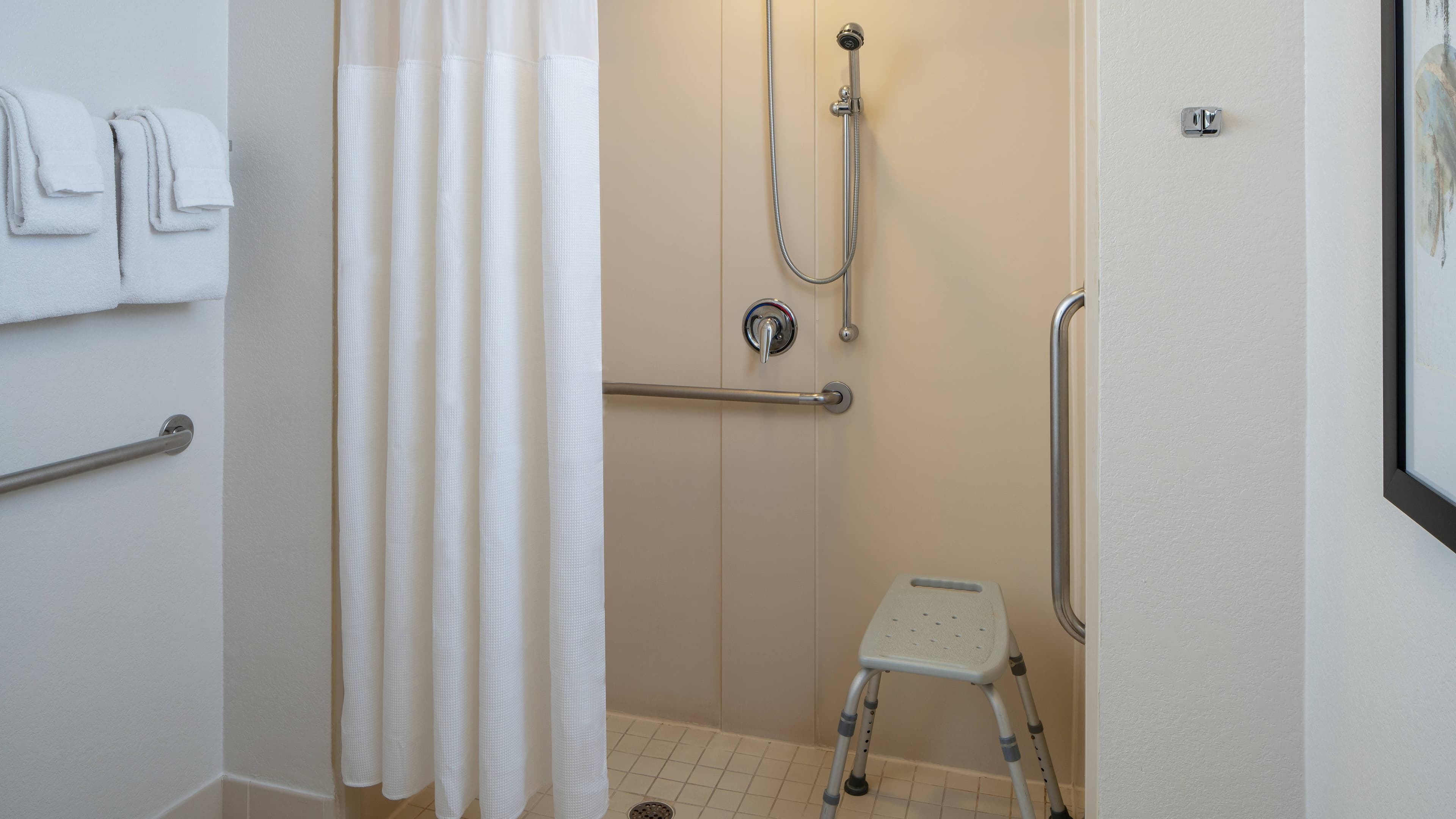 1 Bedroom Suite - Image 5