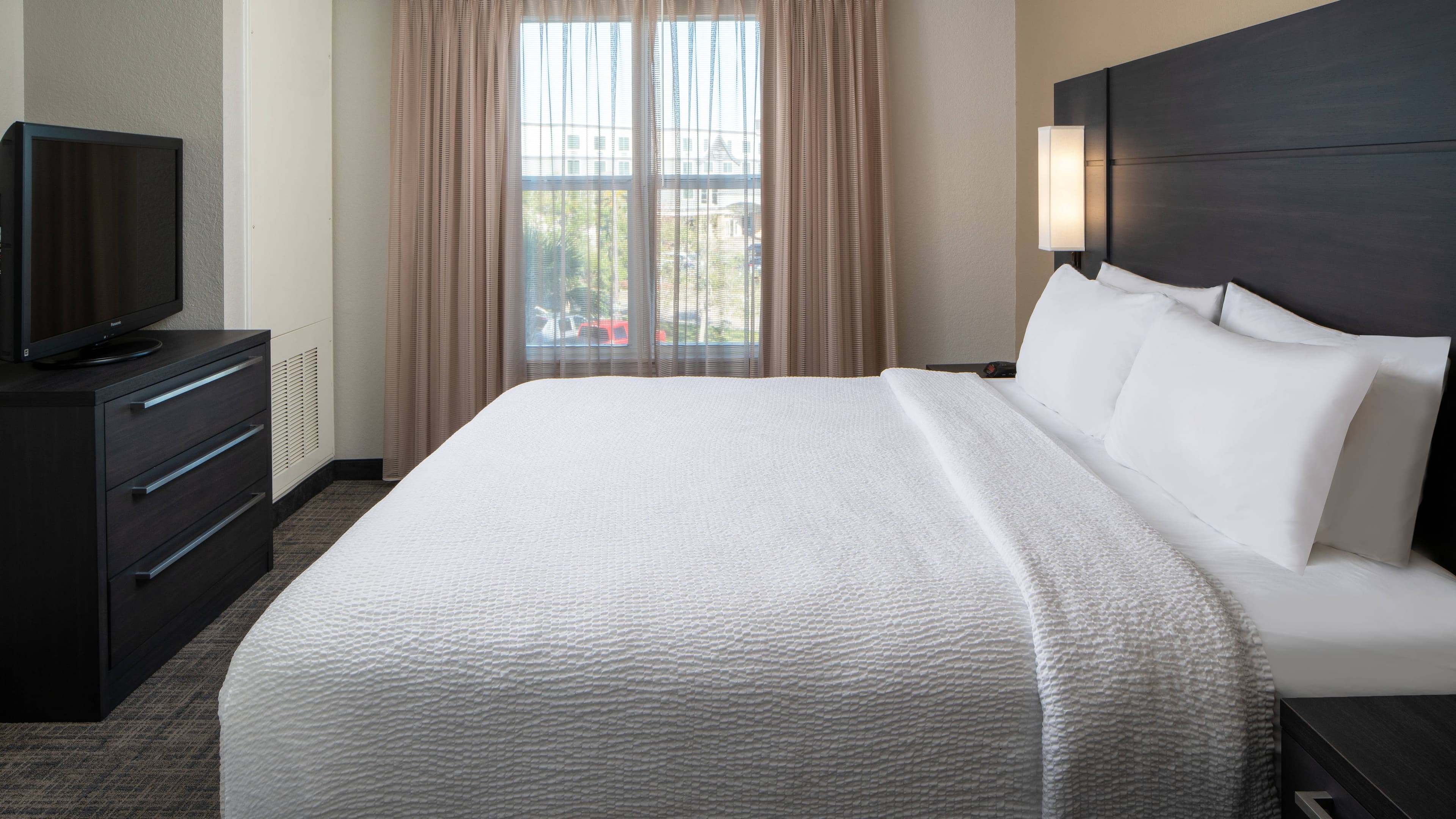 1 Bedroom Suite - Image 2