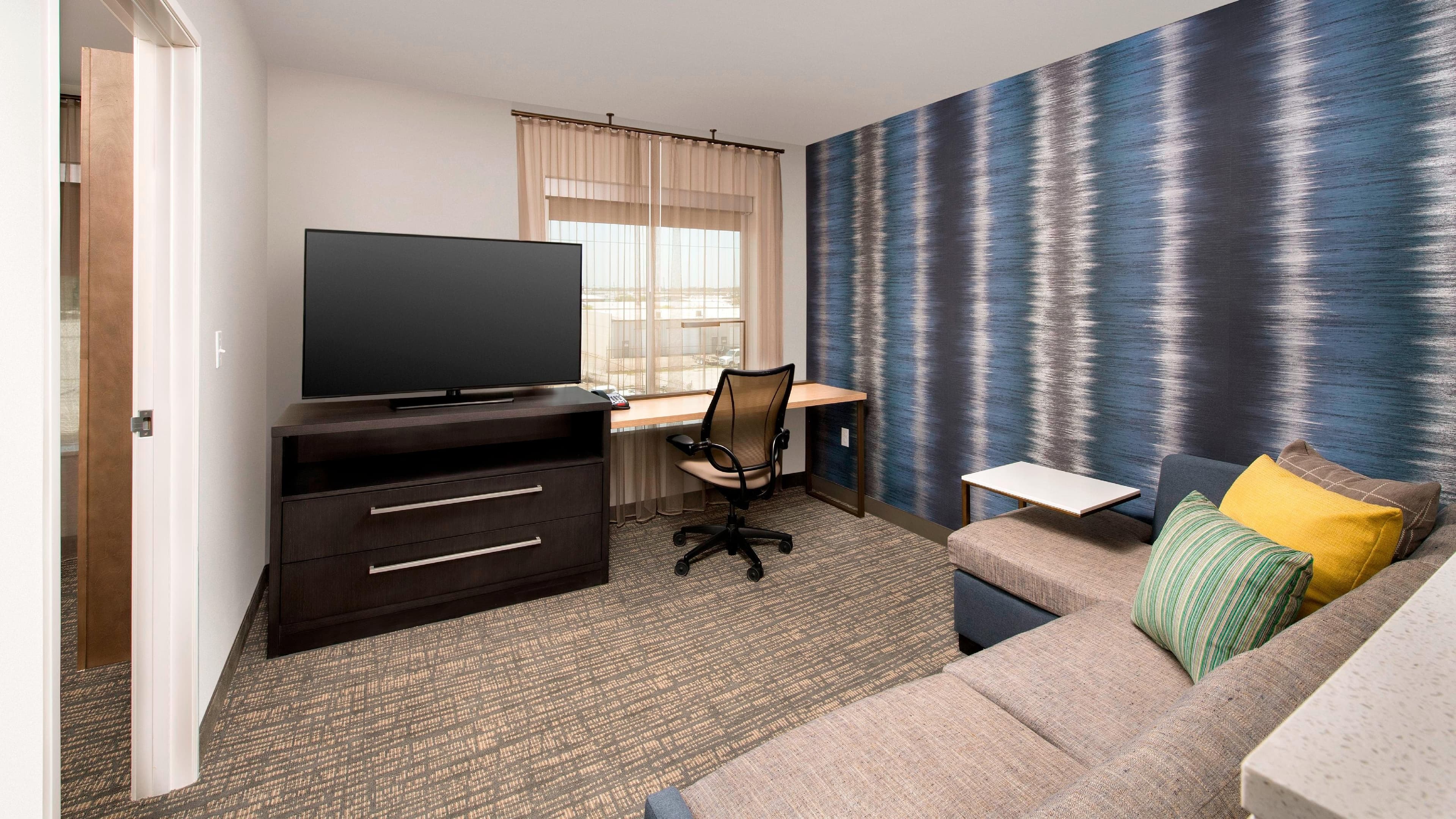 1 Bedroom Suite - Image 2