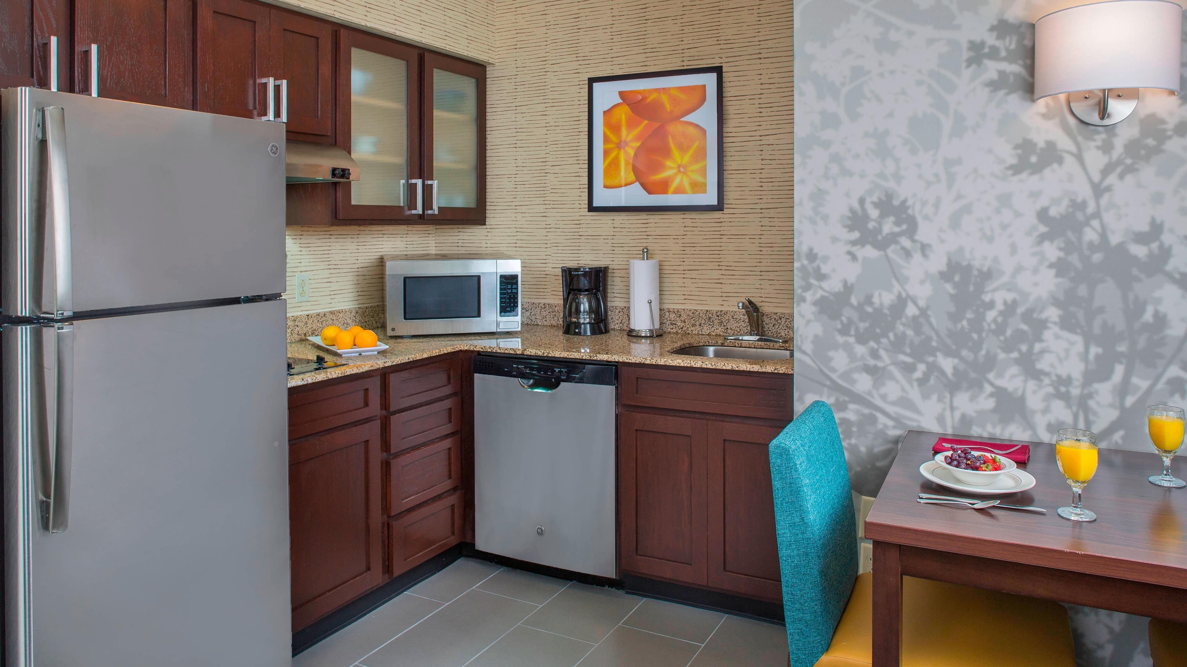 1 Bedroom Suite - Image 2