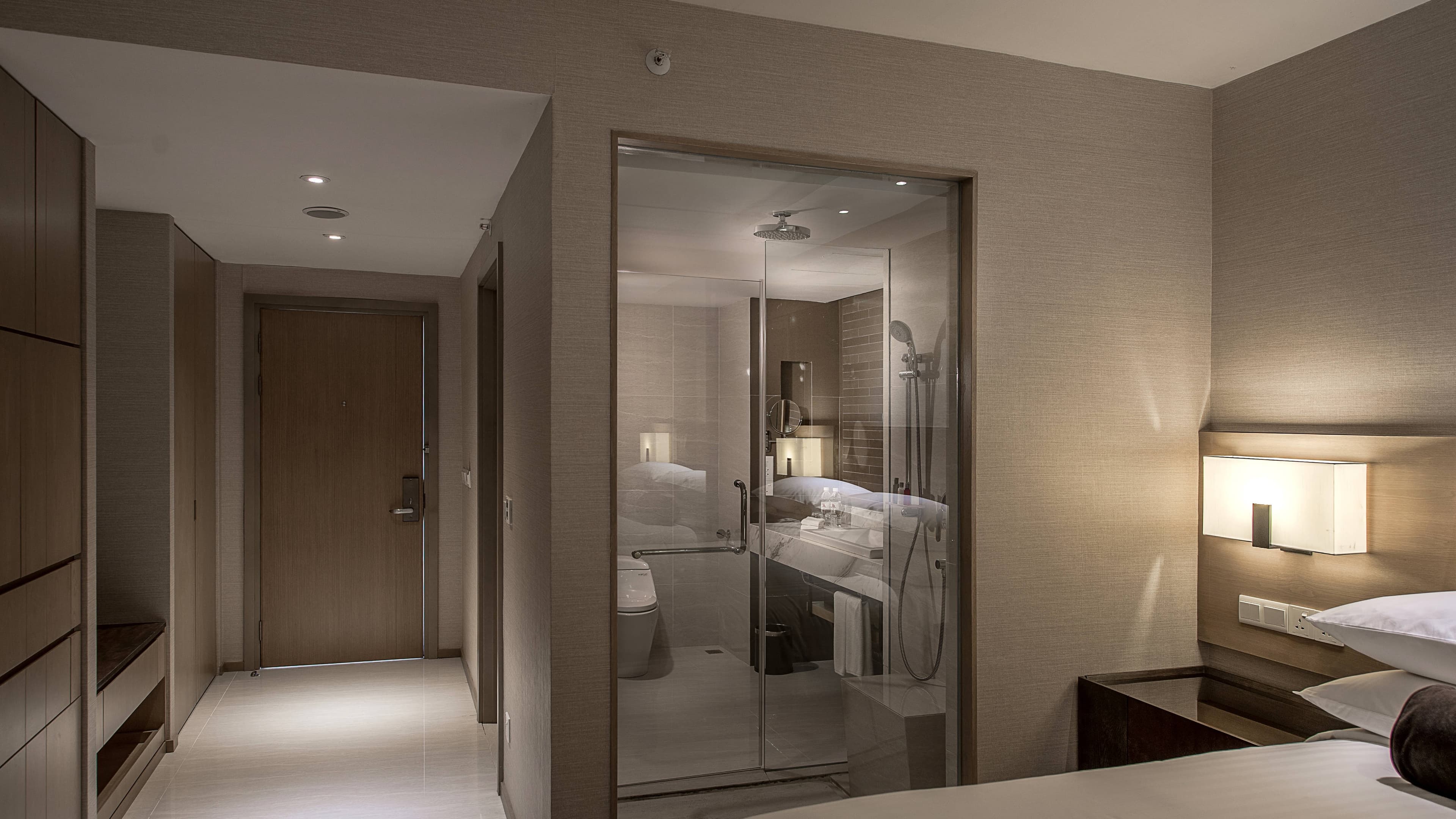 Premier Garden King Room - Image 2