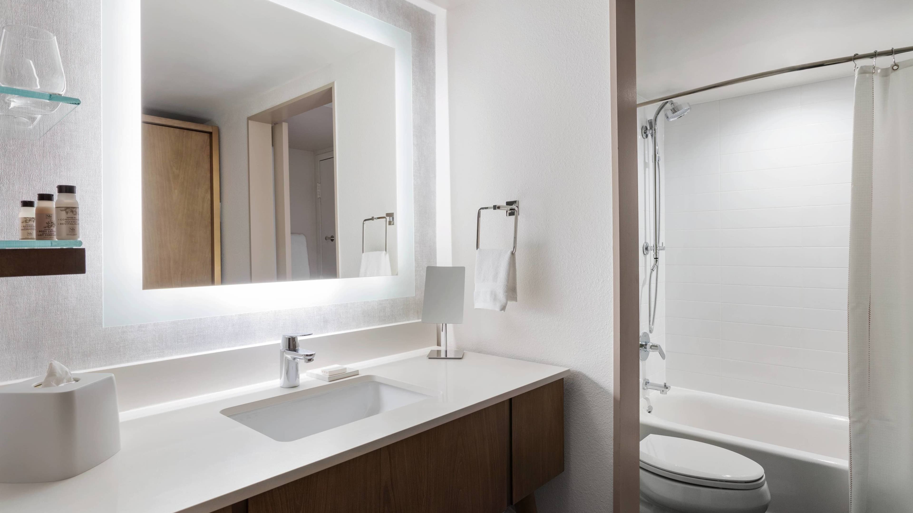 King Bayview - Image 7