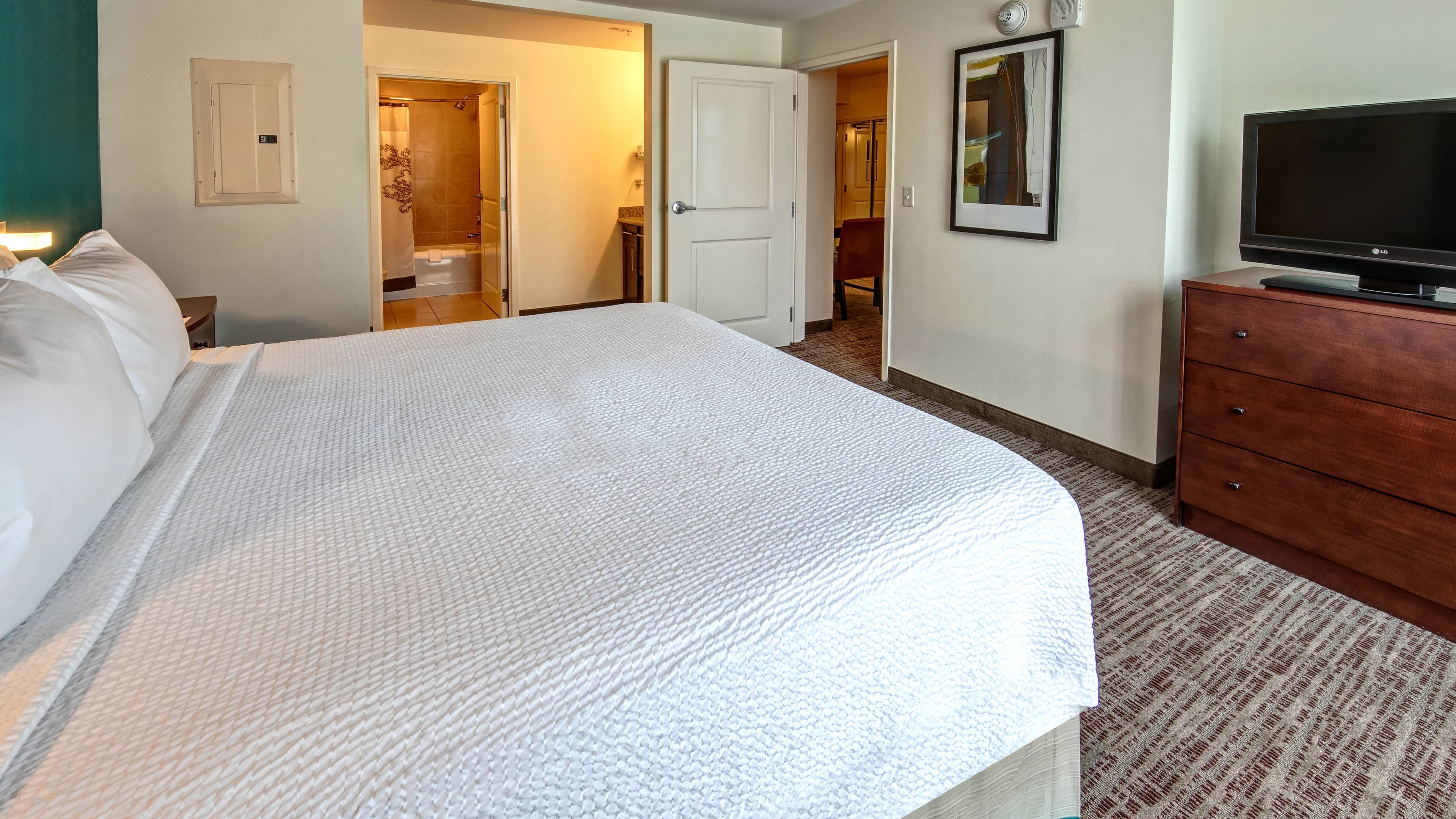 One Bedroom Suite - Image 3