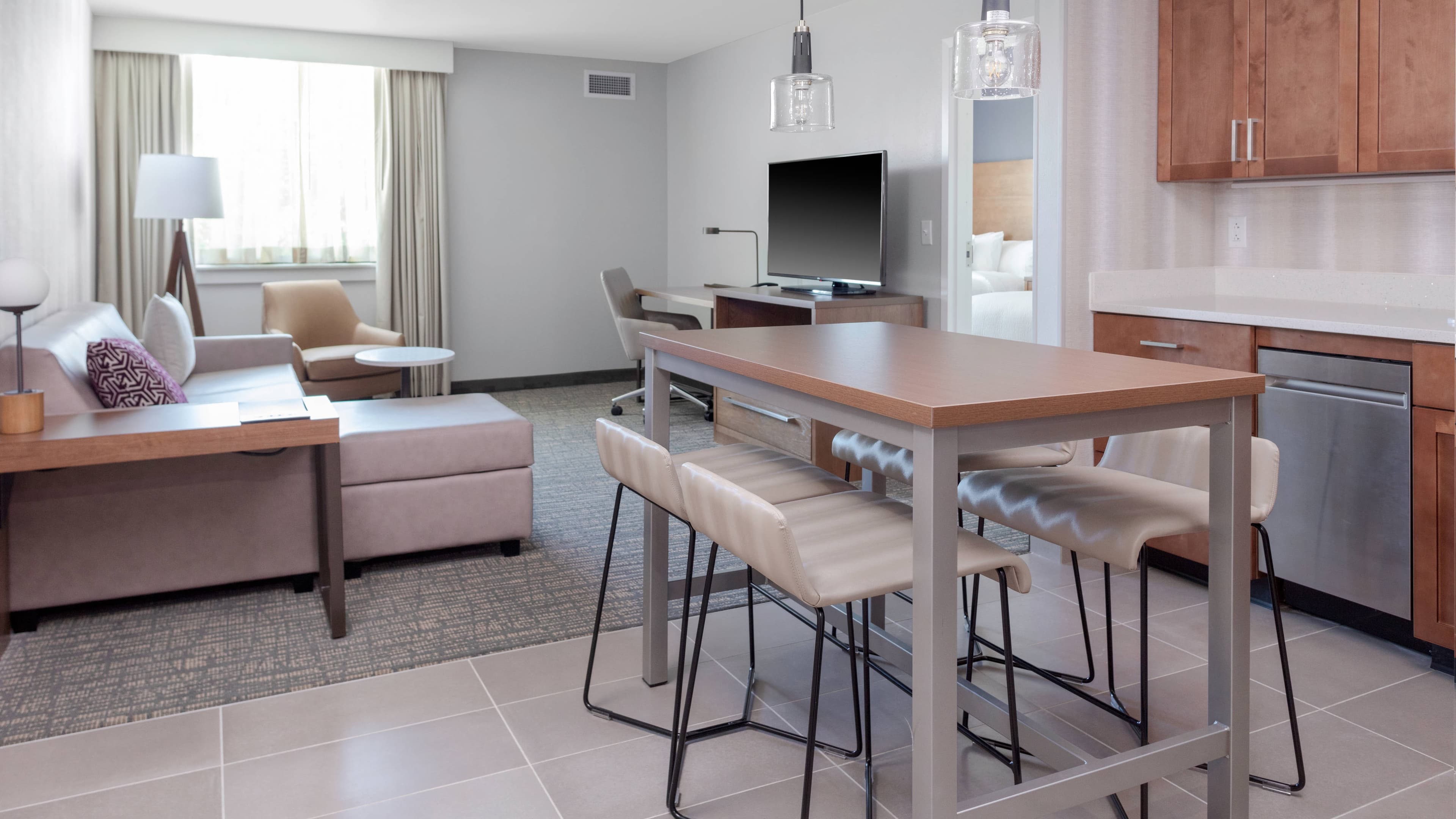 1 Bedroom Suite - Image 1