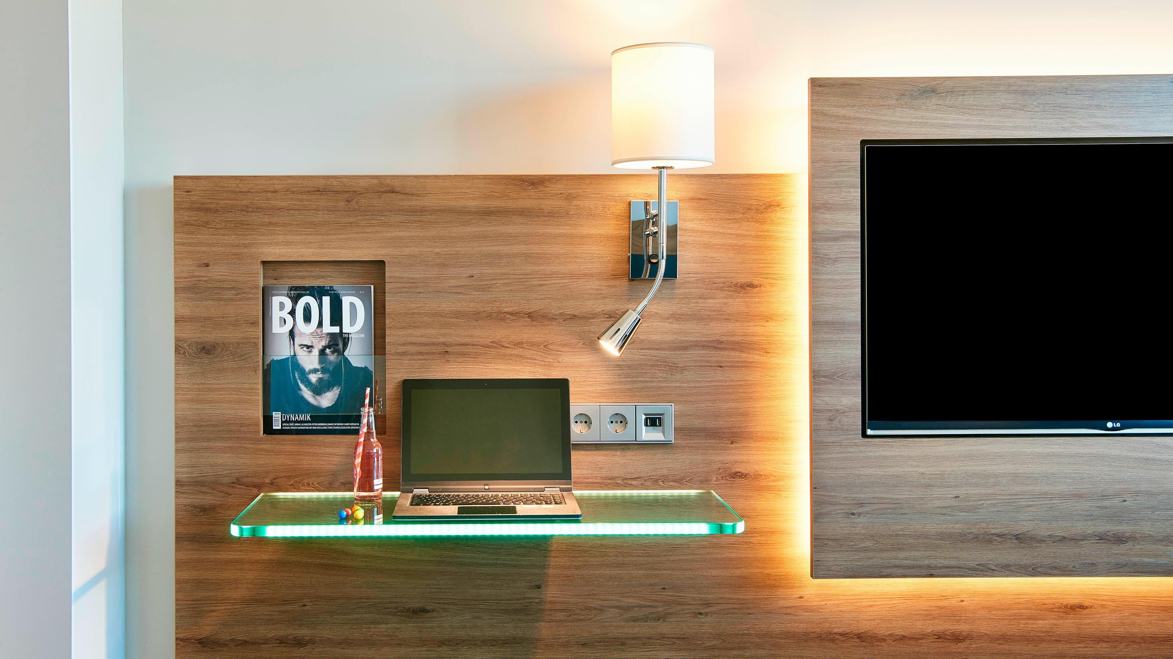 Queen Room - Image 2