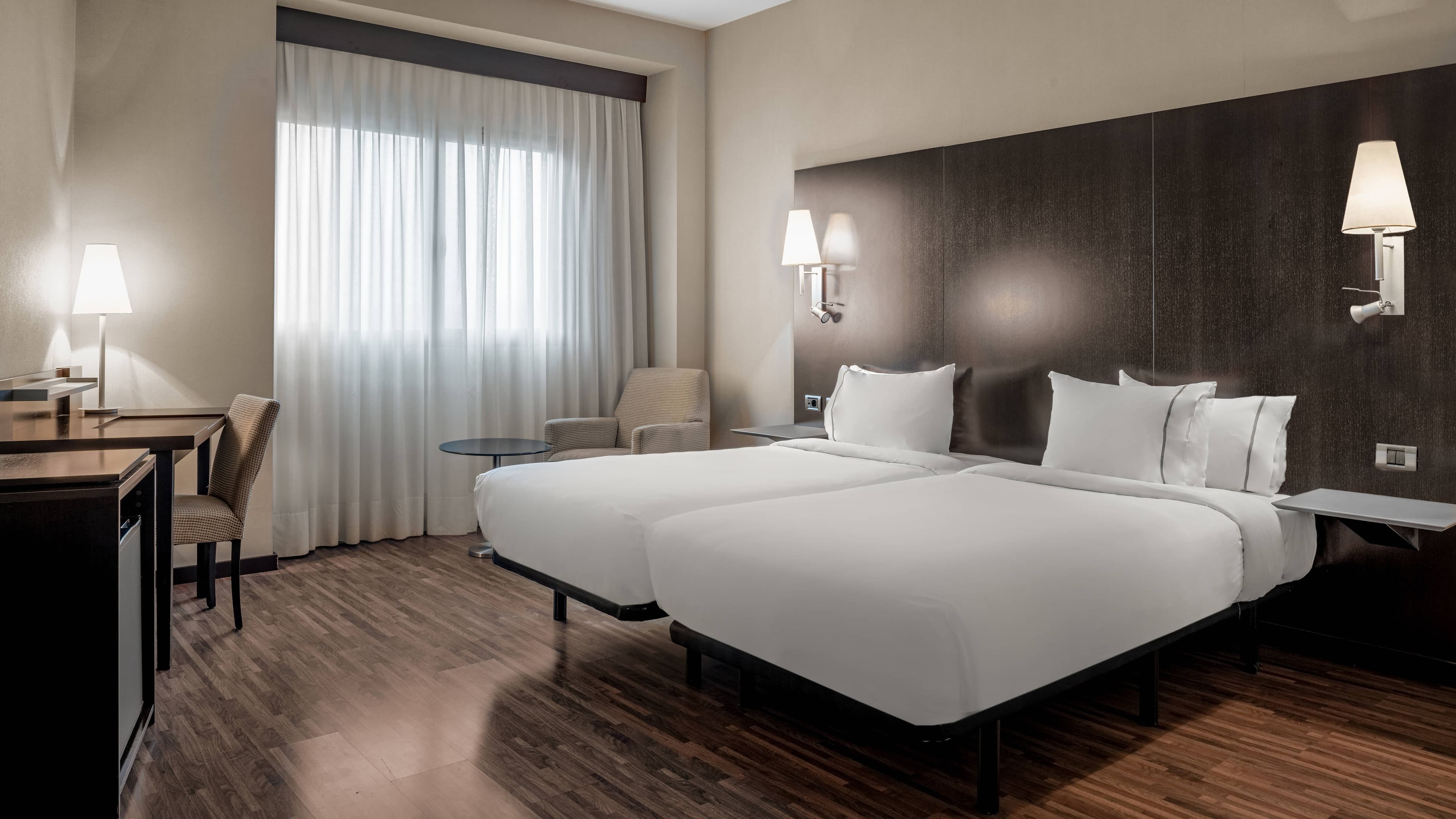 Standard Twin - Image 1