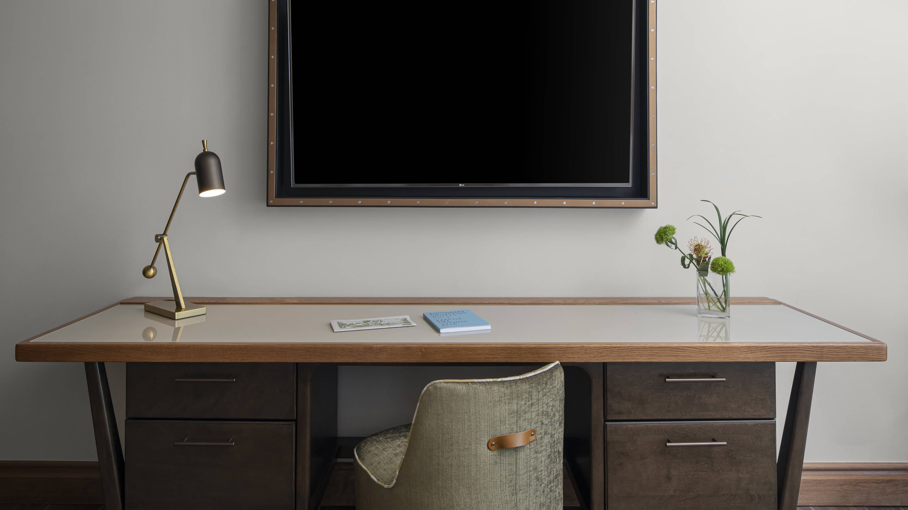 Queen Queen City View - Image 4