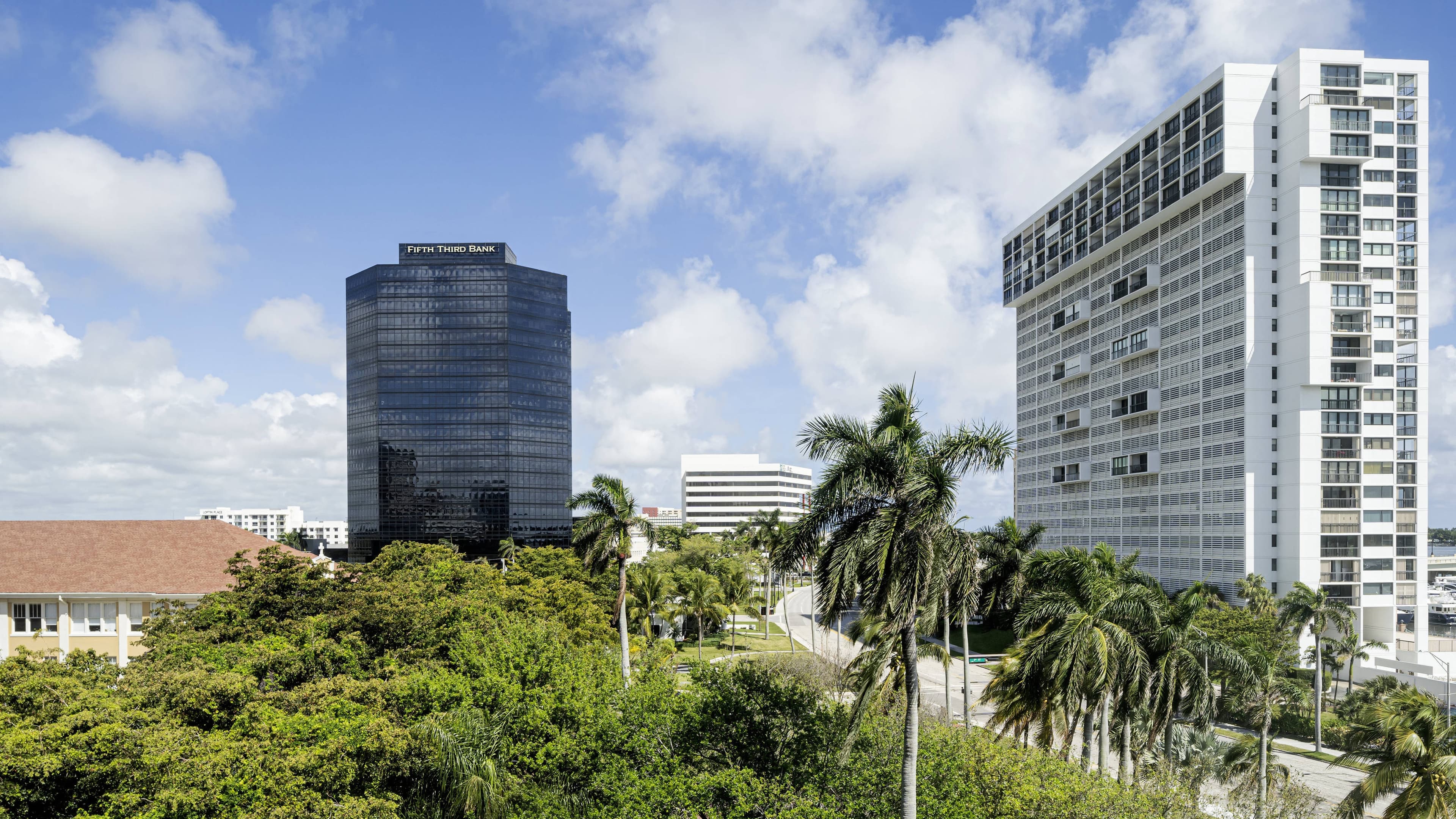 Queen Queen City View - Image 7