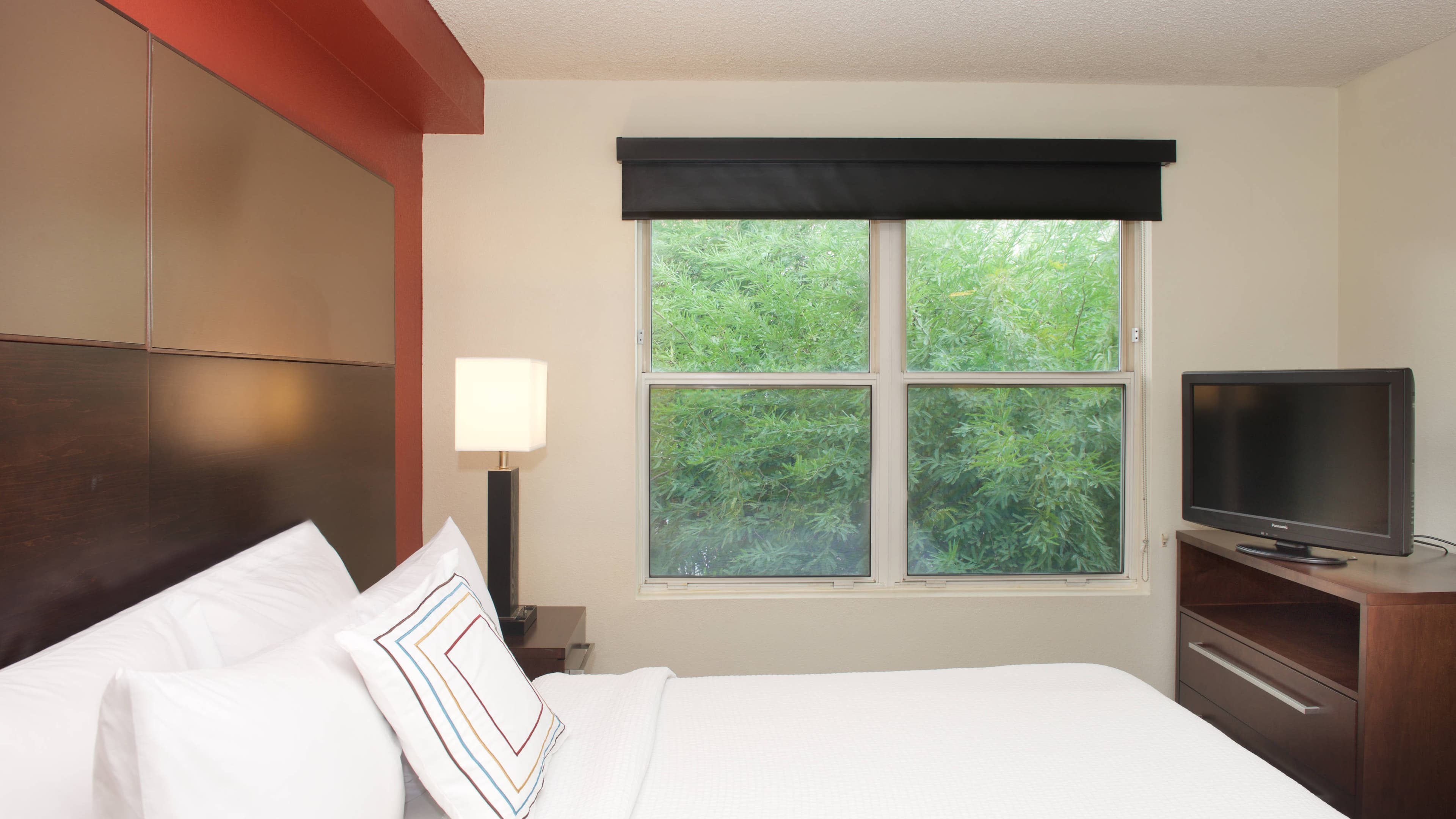 1 Bedroom Suite - Image 5