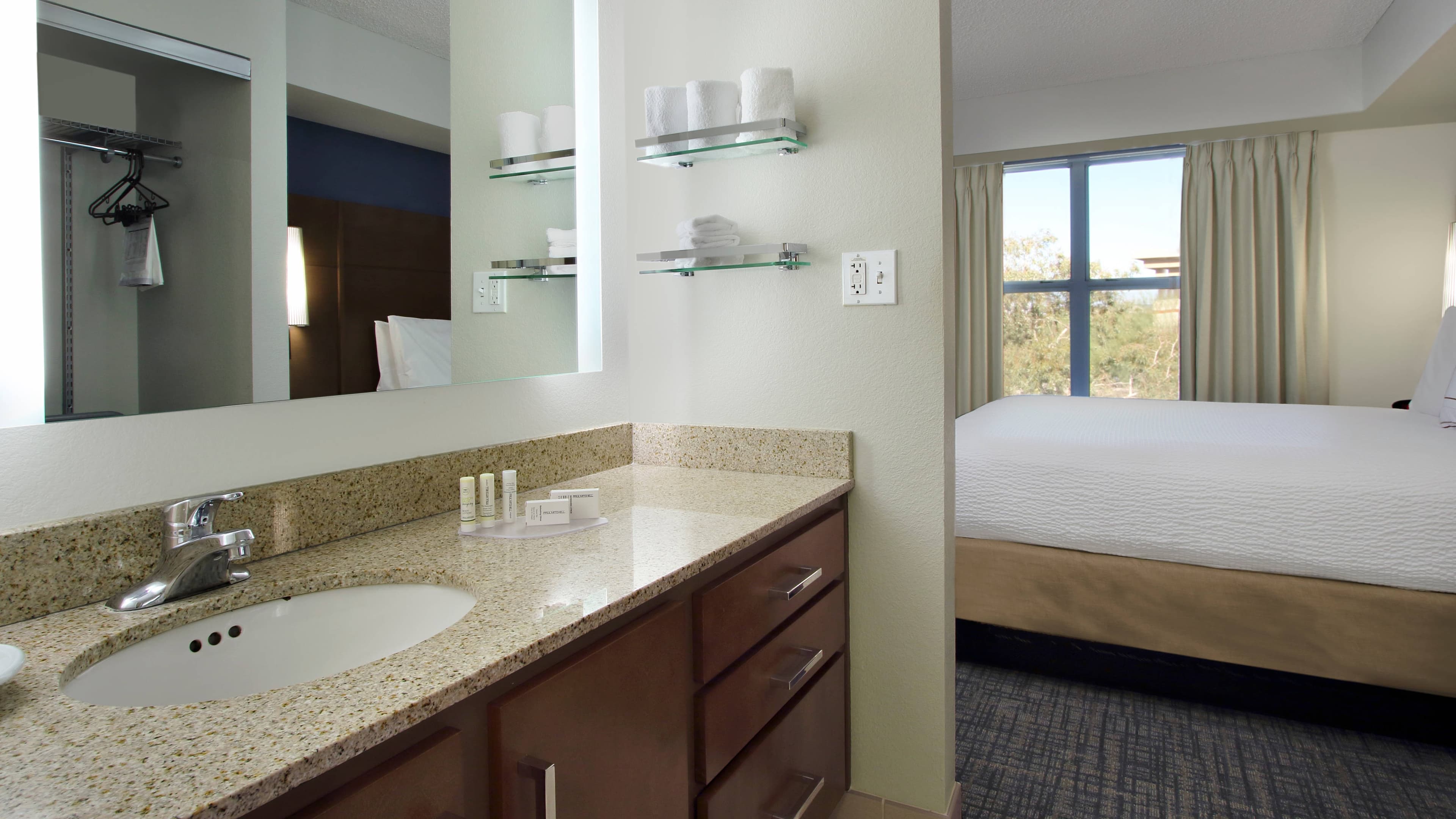 1 Bedroom Suite - Image 8