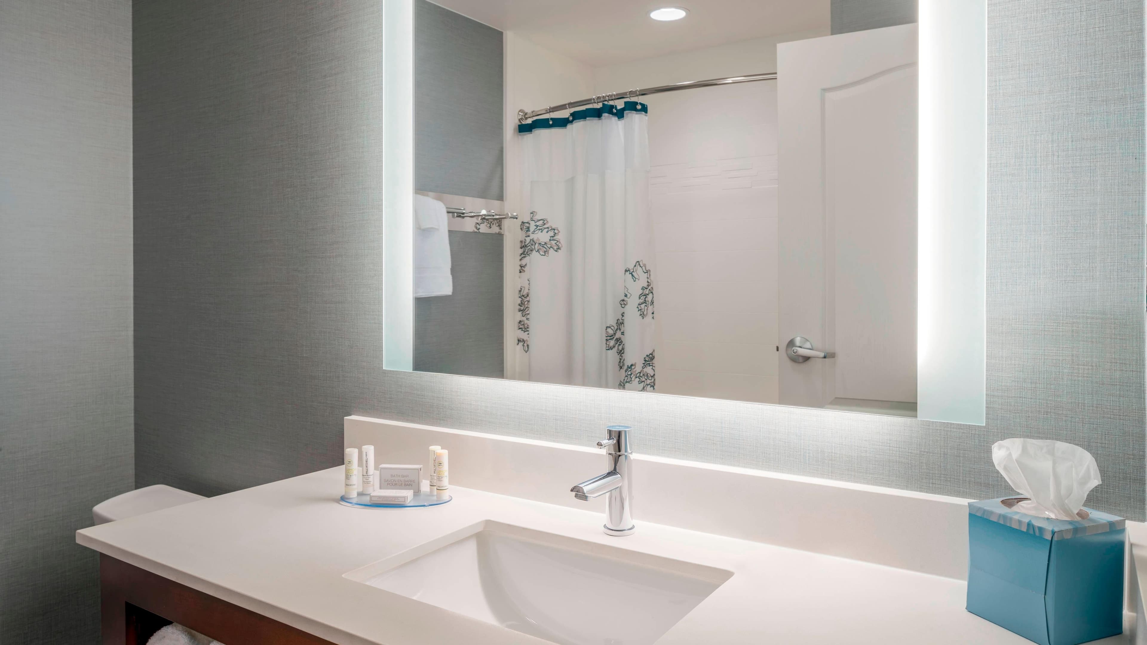 1 Bedroom Suite - Image 5