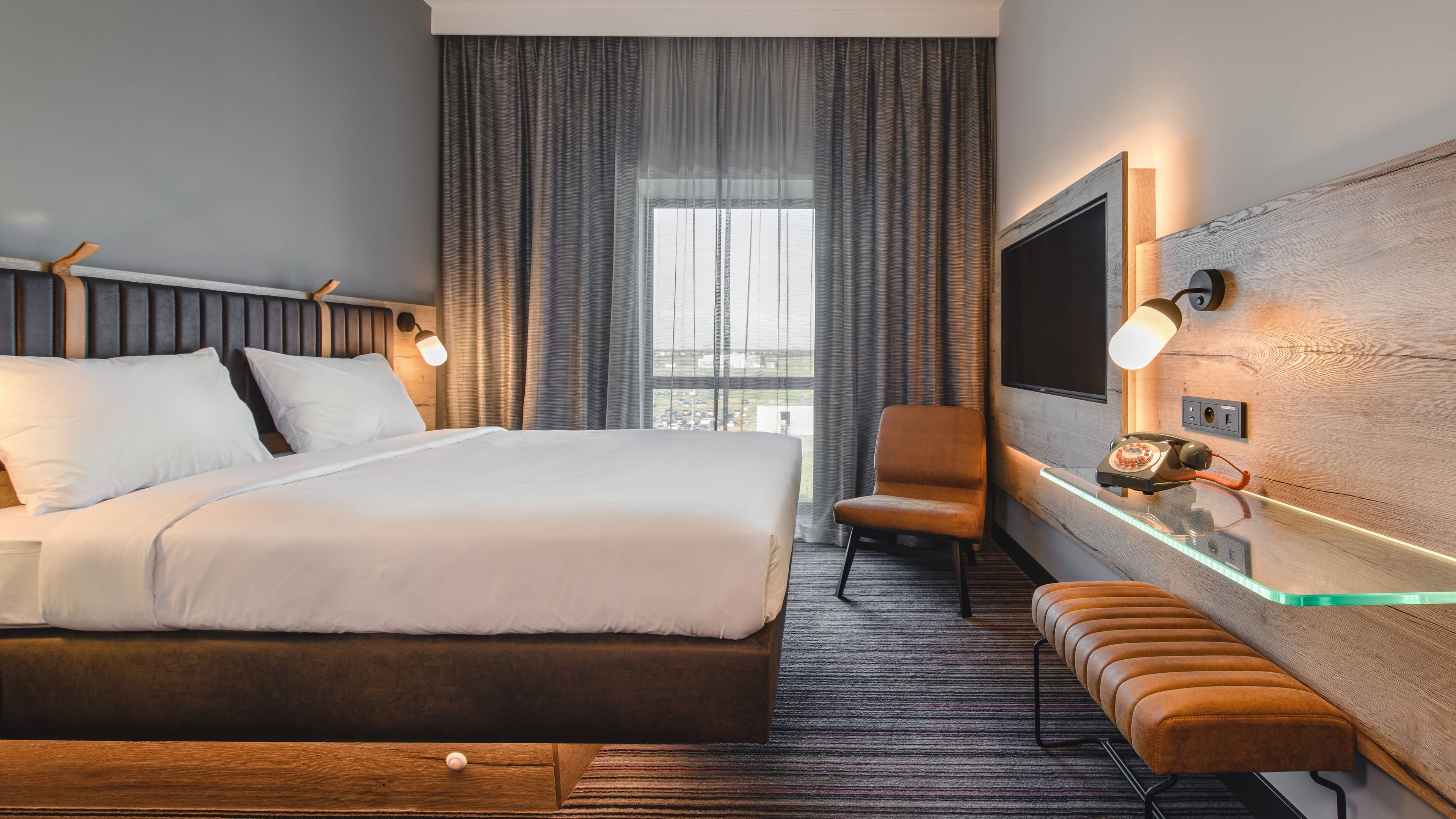 Moxy Sleeper - Image 1