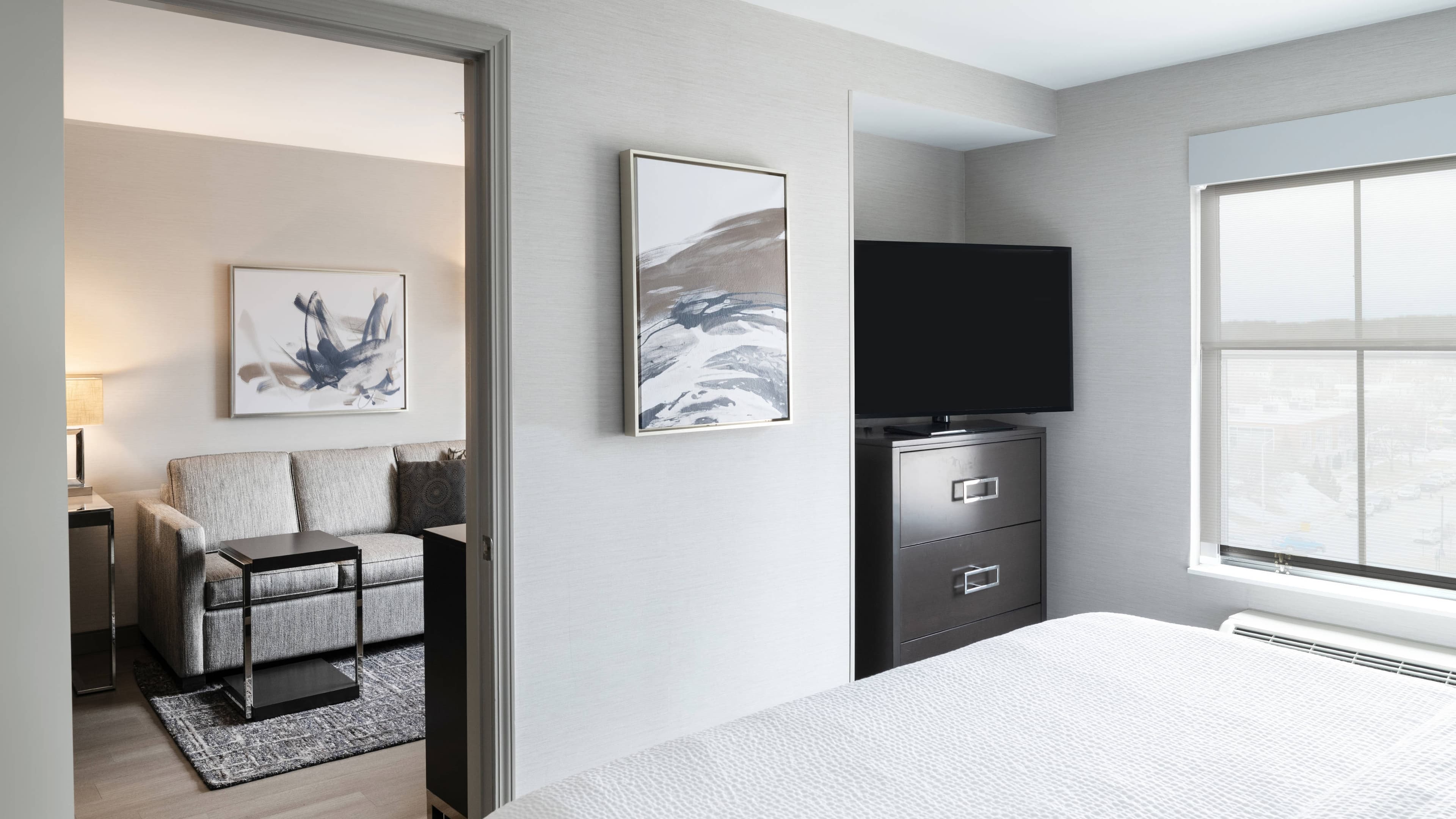 1 Bedroom Suite - Image 2