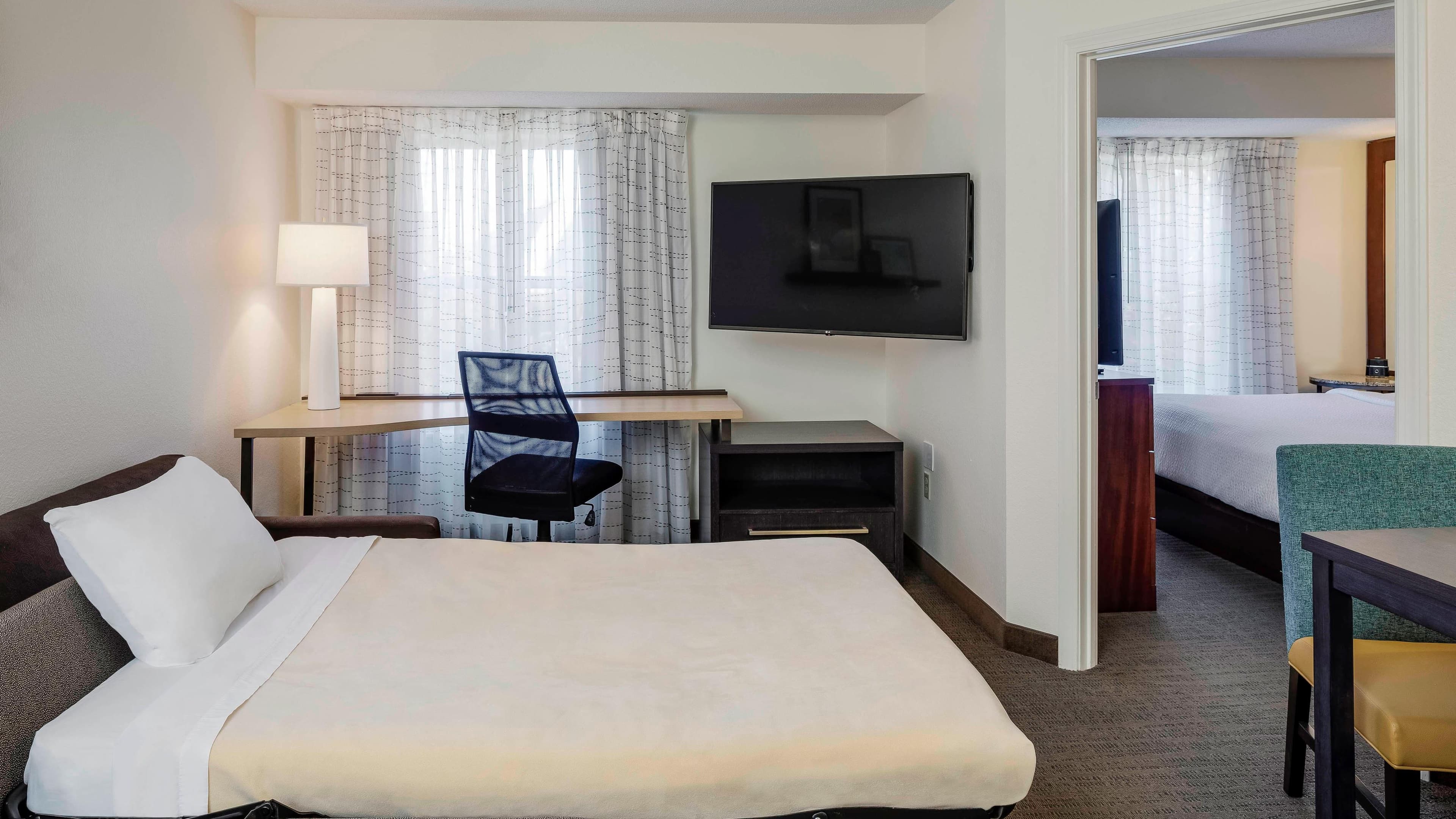 1 Bedroom Suite - Image 3