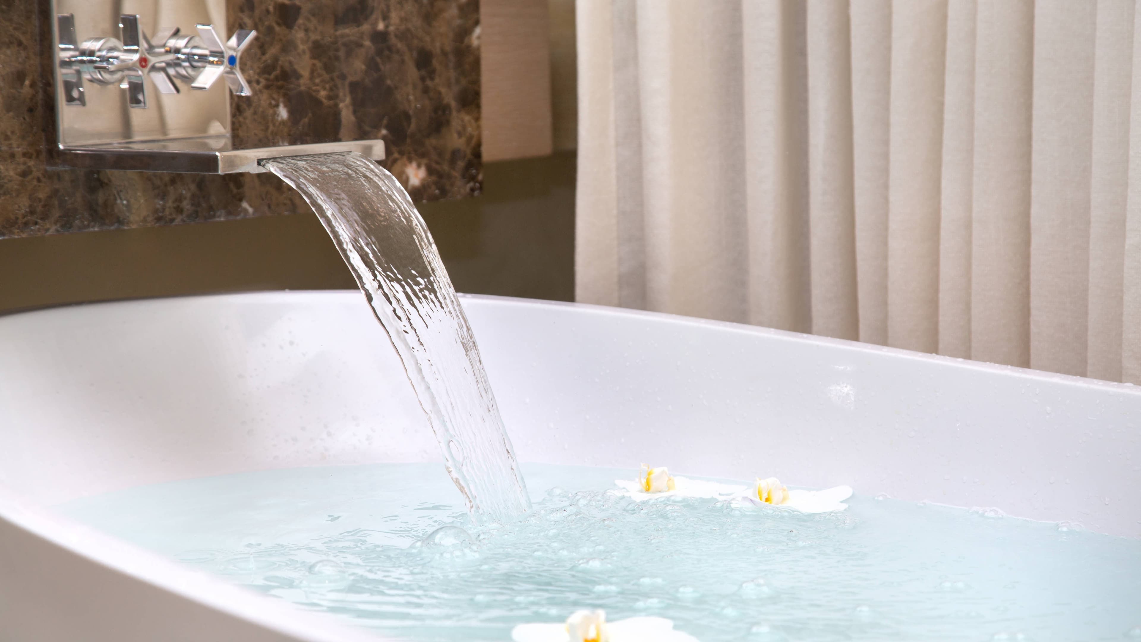 Deluxe Guest room - Image 2