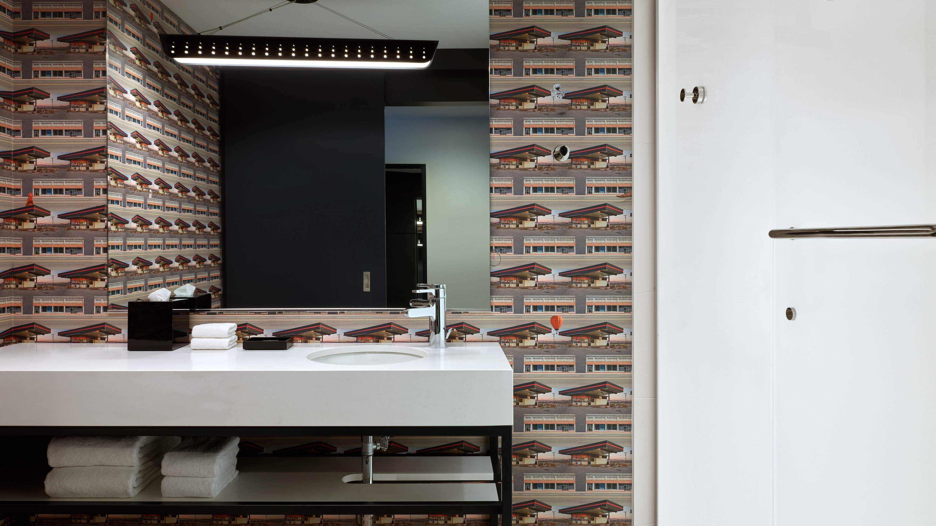 Deluxe Guest room - Image 5