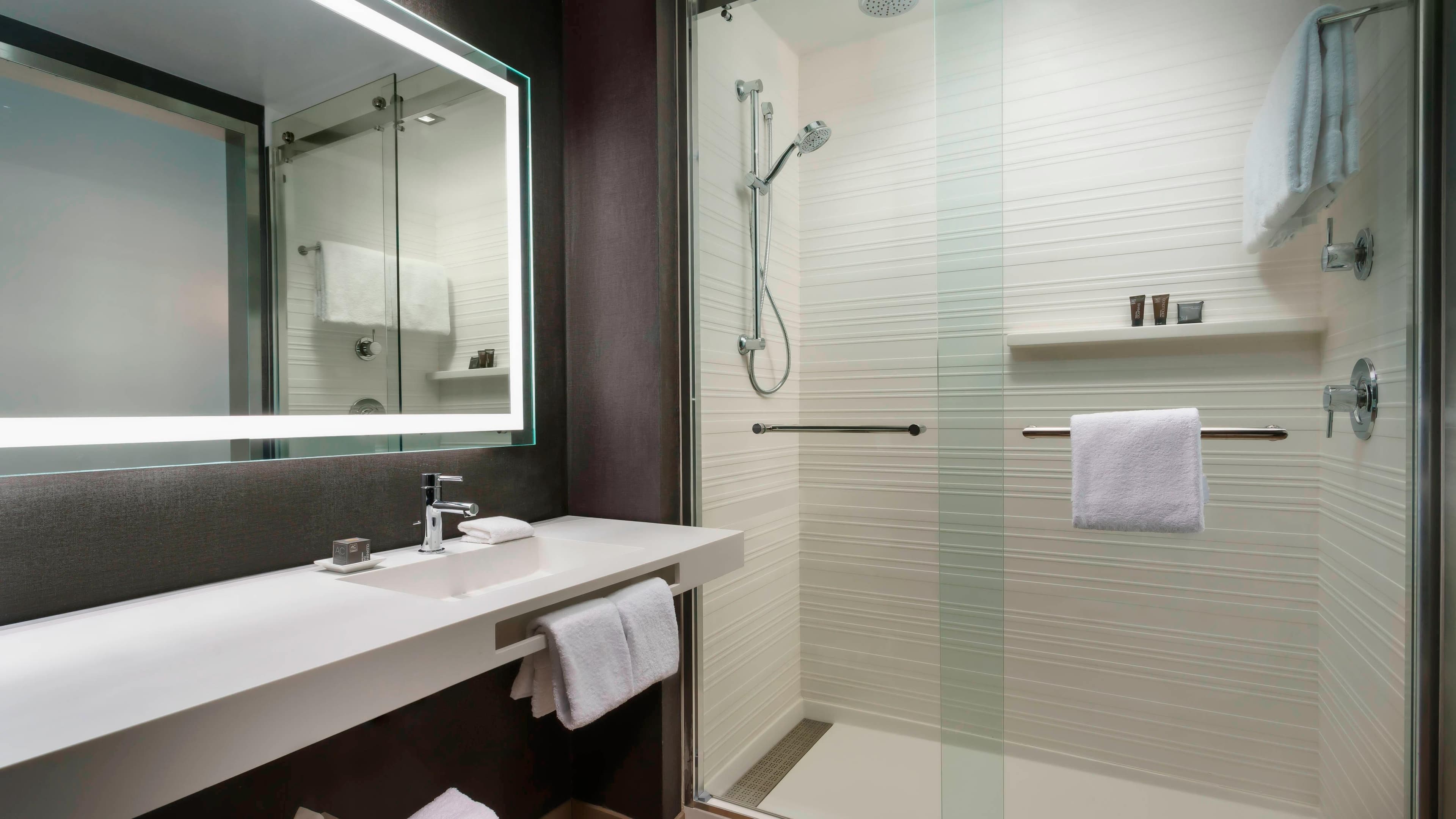 King Guest Room - Image 6