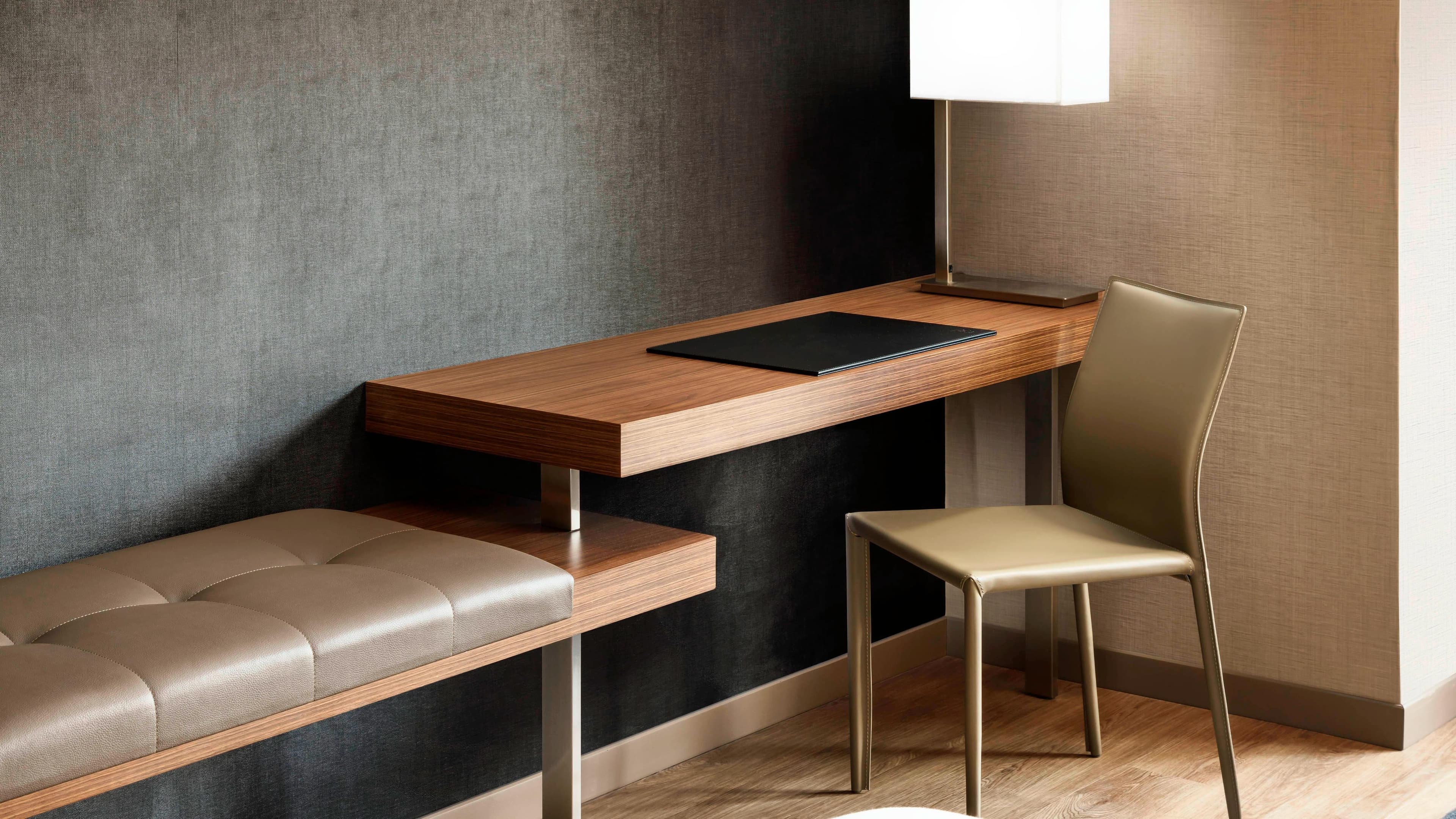 King Guest Room - Image 4