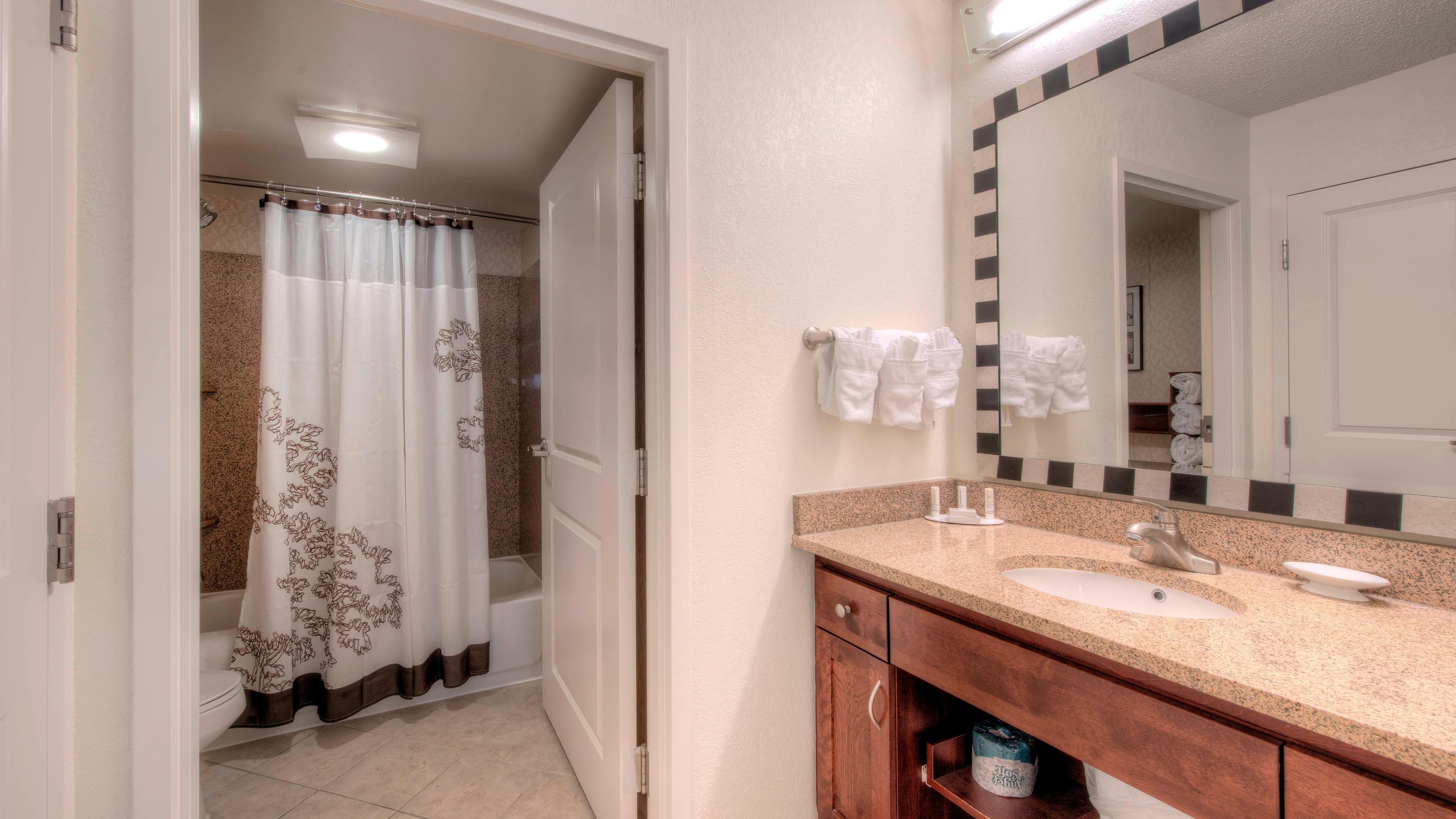 1 Bedroom Suite - Image 6