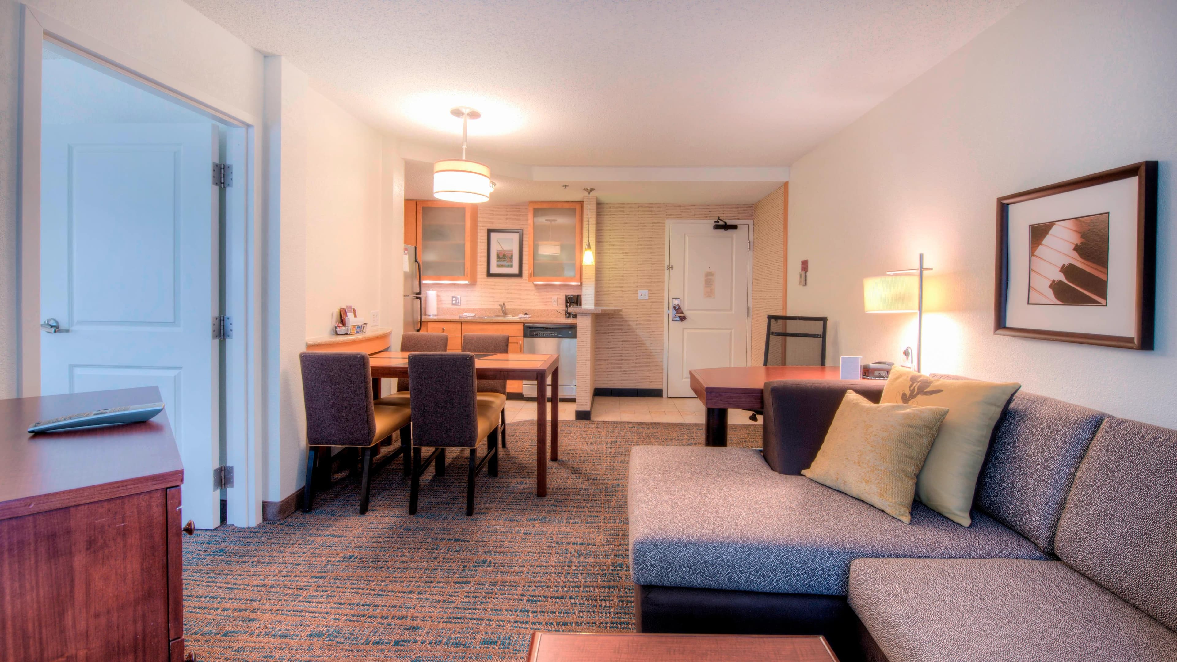 1 Bedroom Suite - Image 1