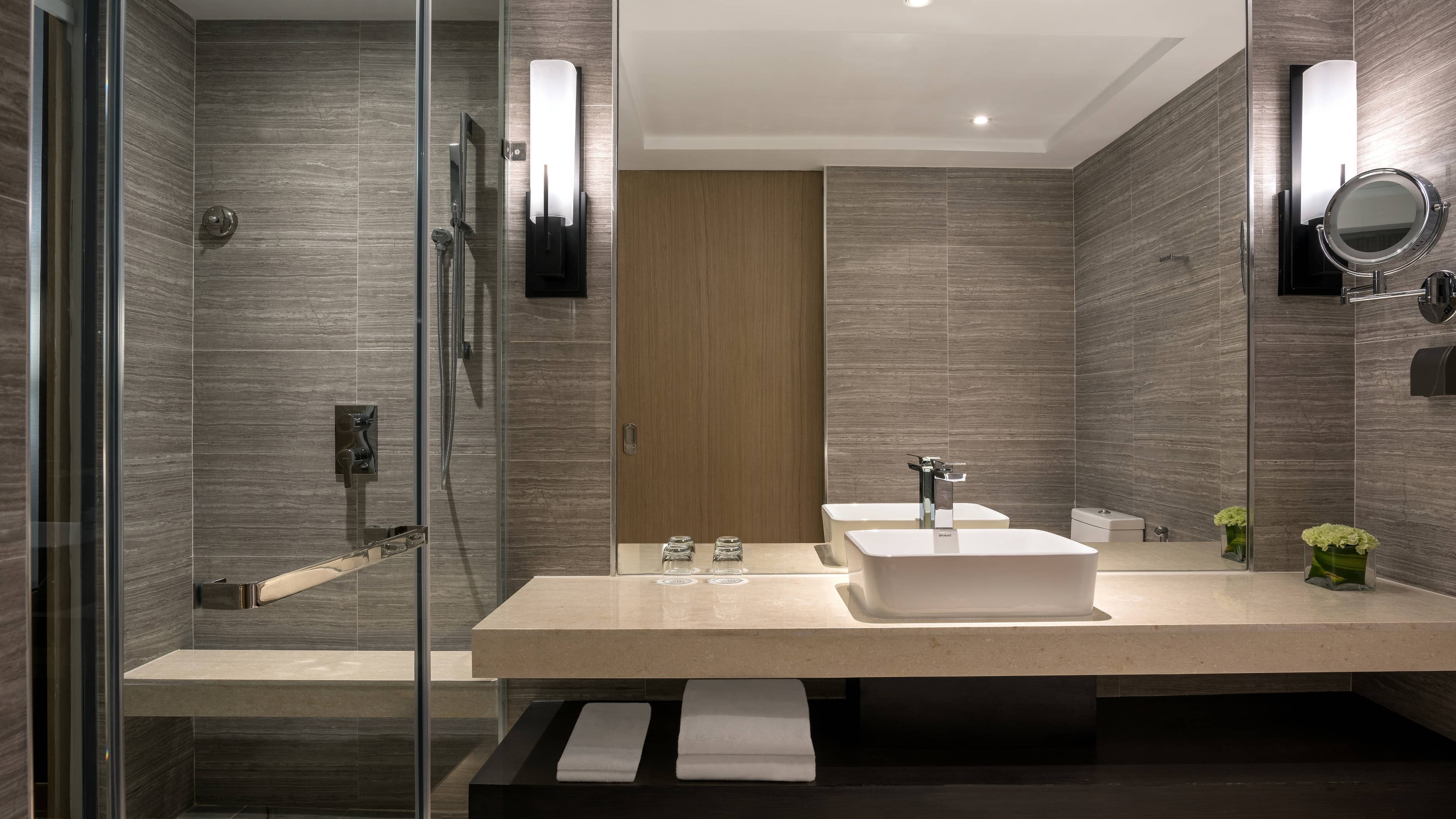 Deluxe Room - Image 3