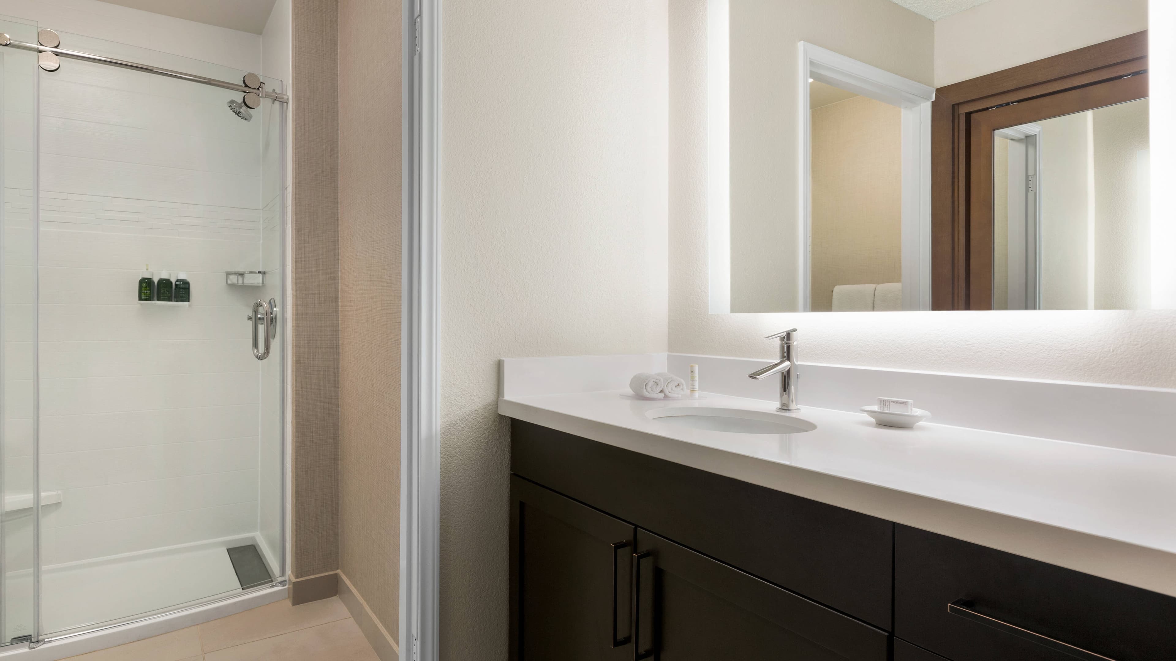 1 Bedroom Larger Suite - Image 4