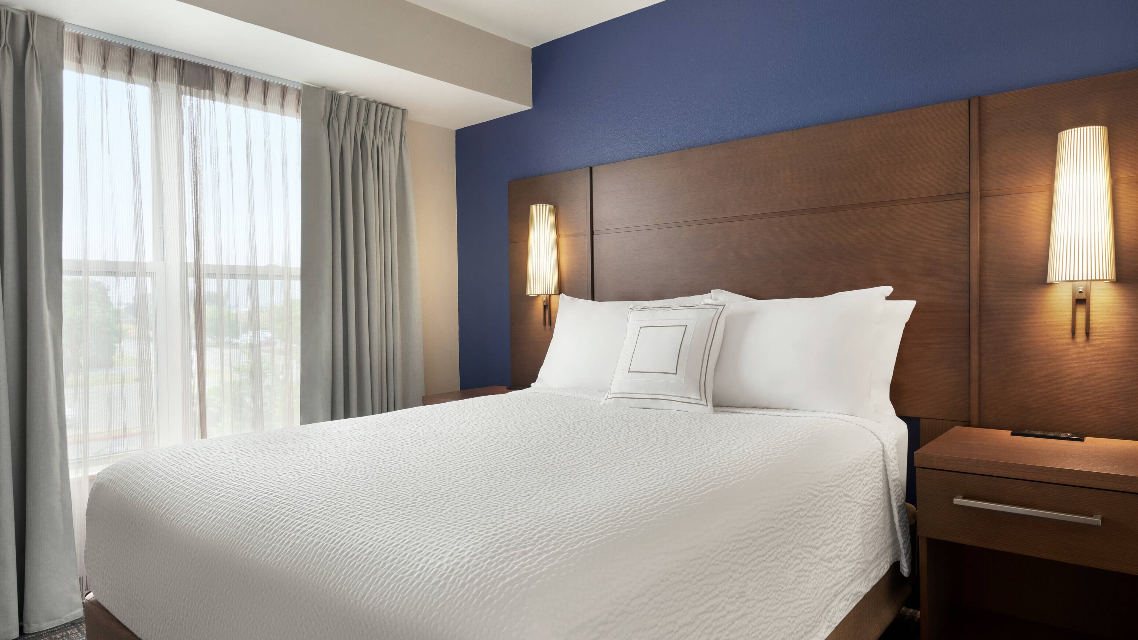 1 Bedroom Suite - Image 2