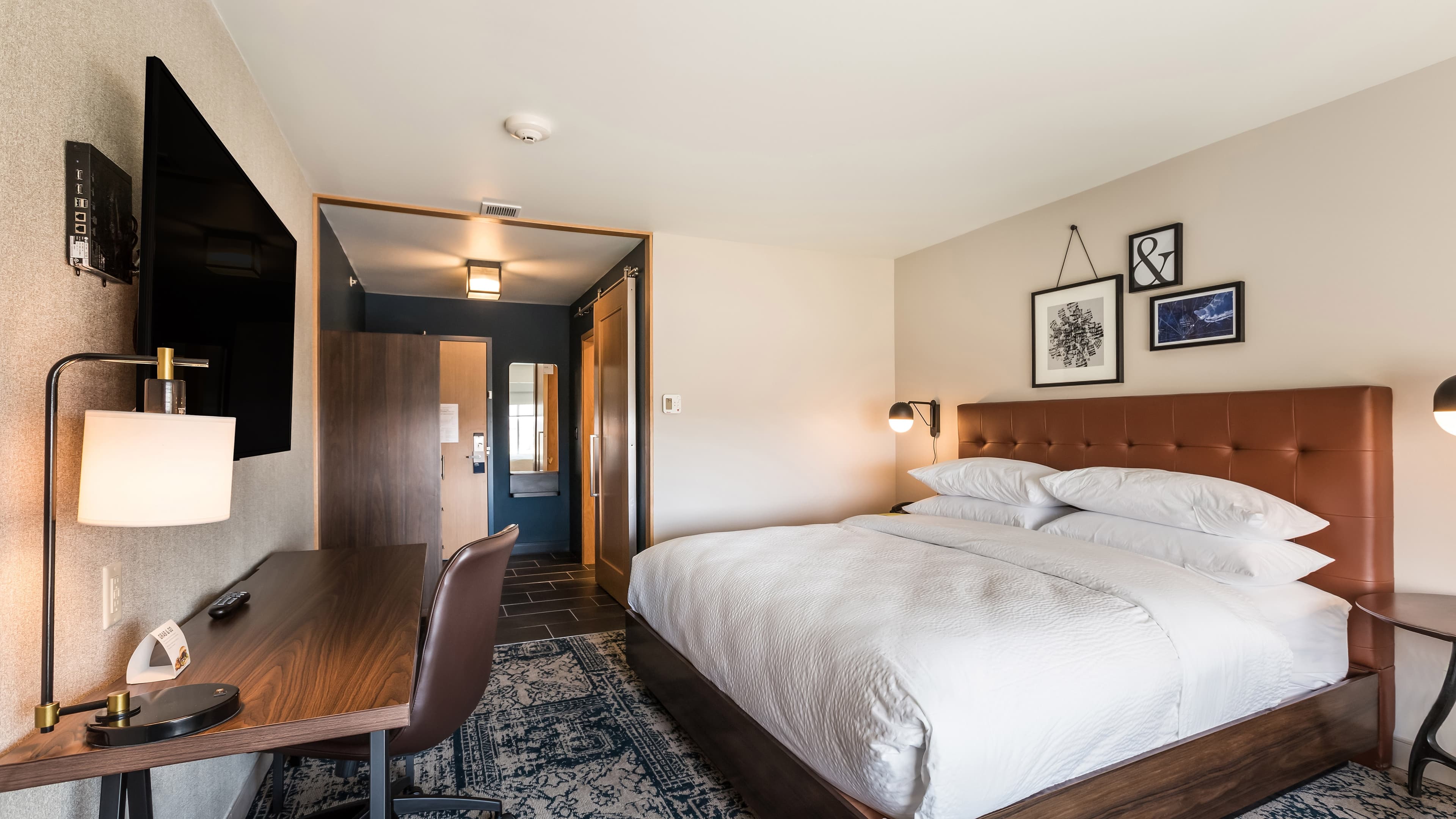 Traditional Room - Image 2