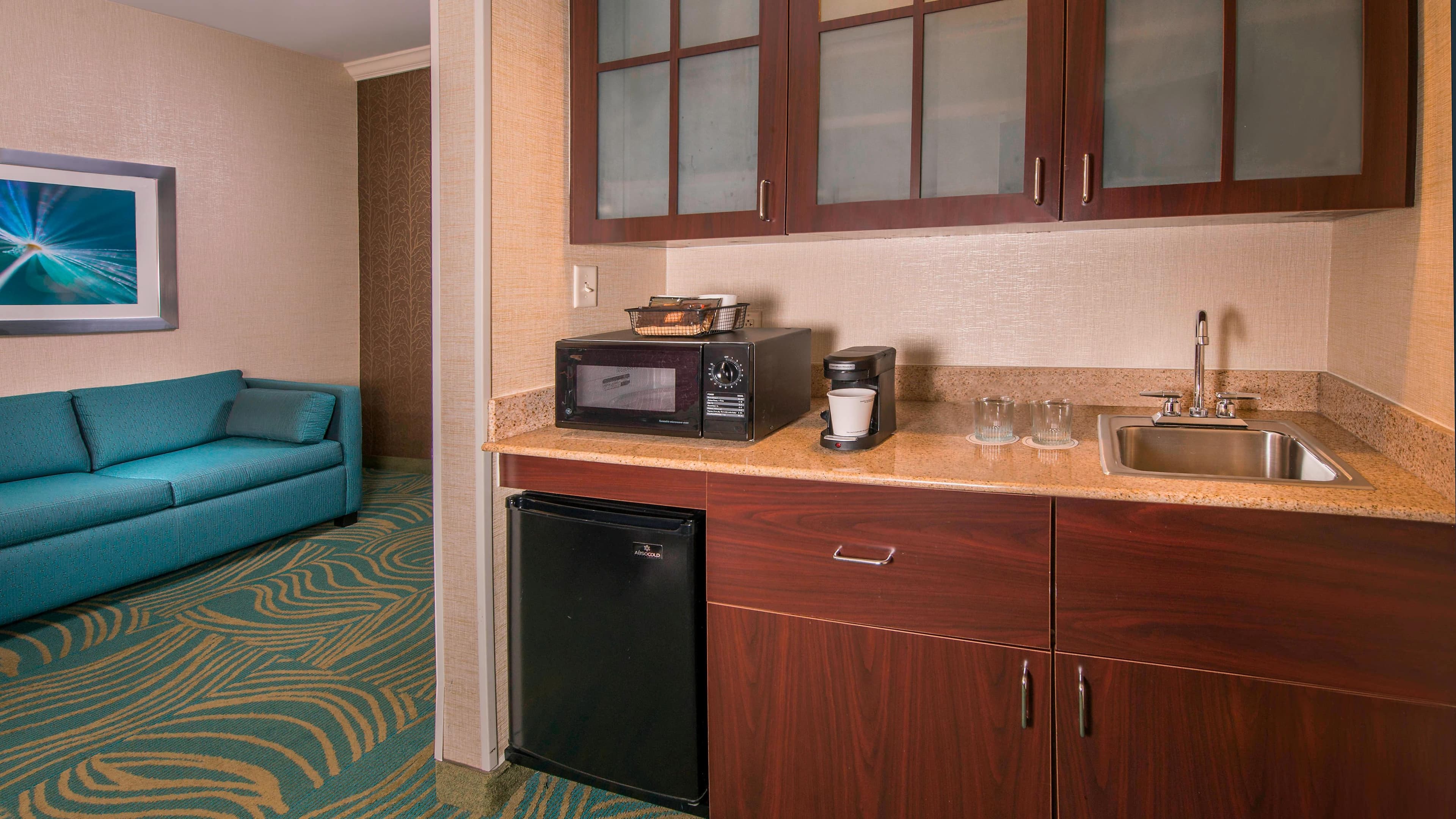 Queen Suite - Image 4