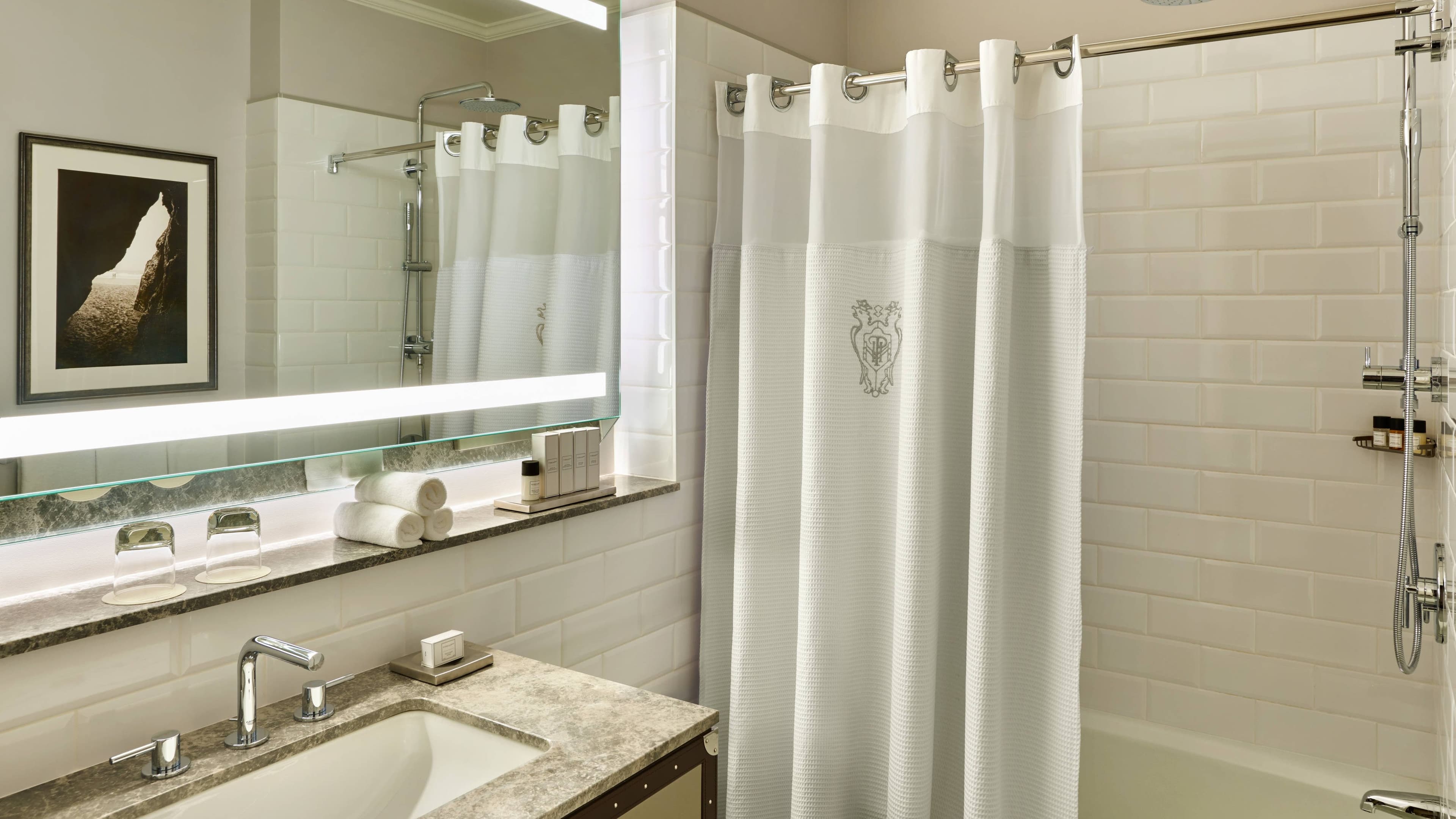 Superior Room - Image 4