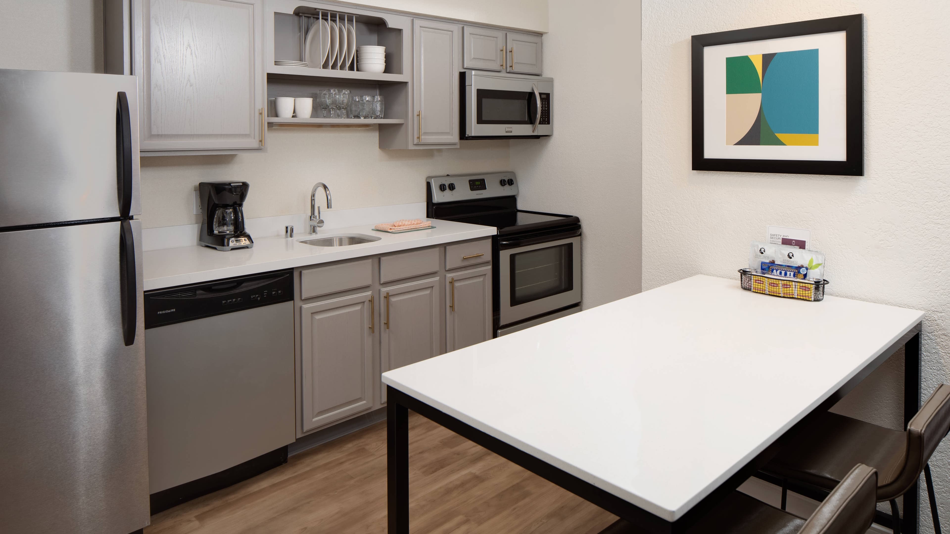 Queen Studio - Image 7