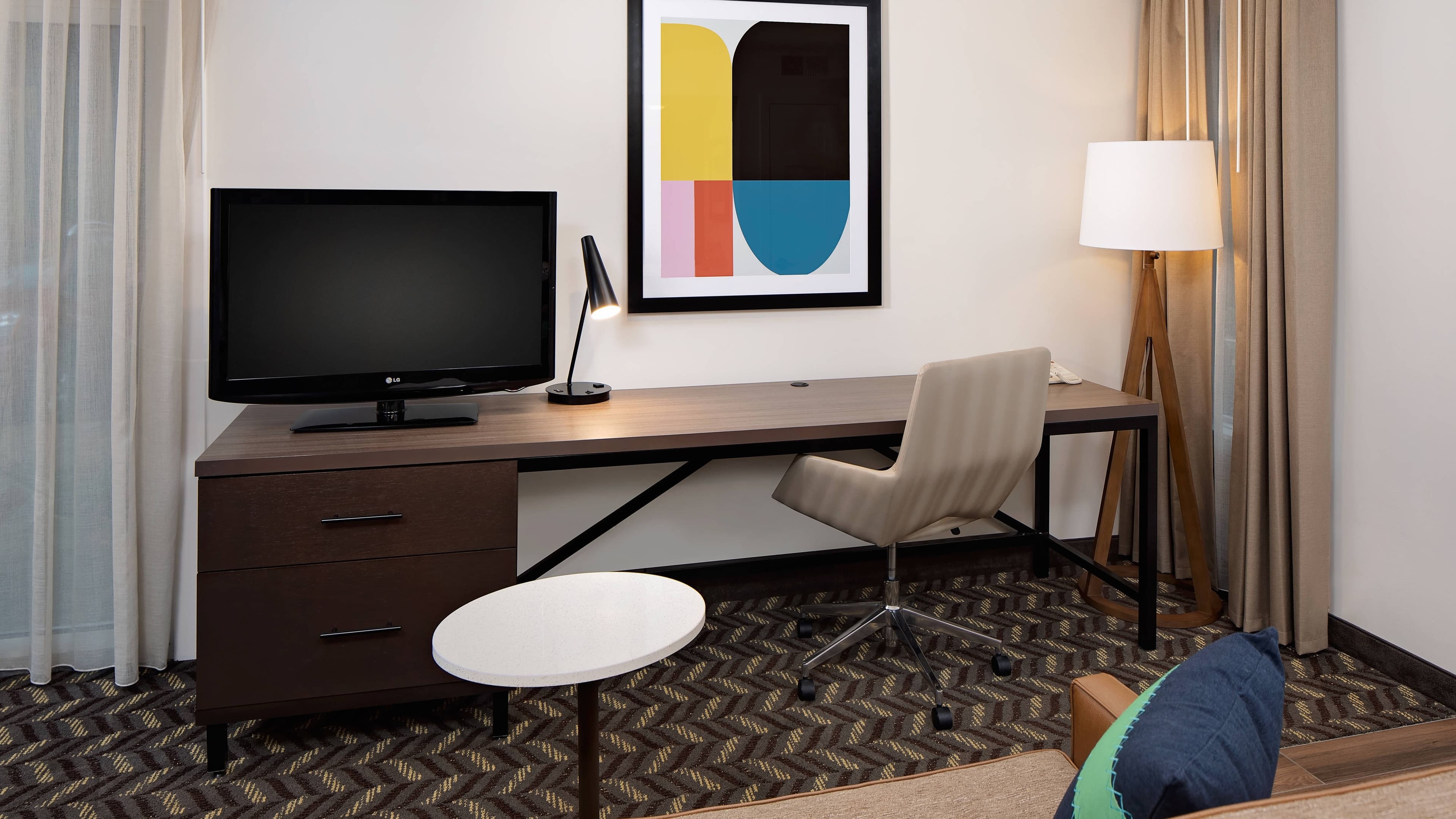 Queen Studio - Image 6