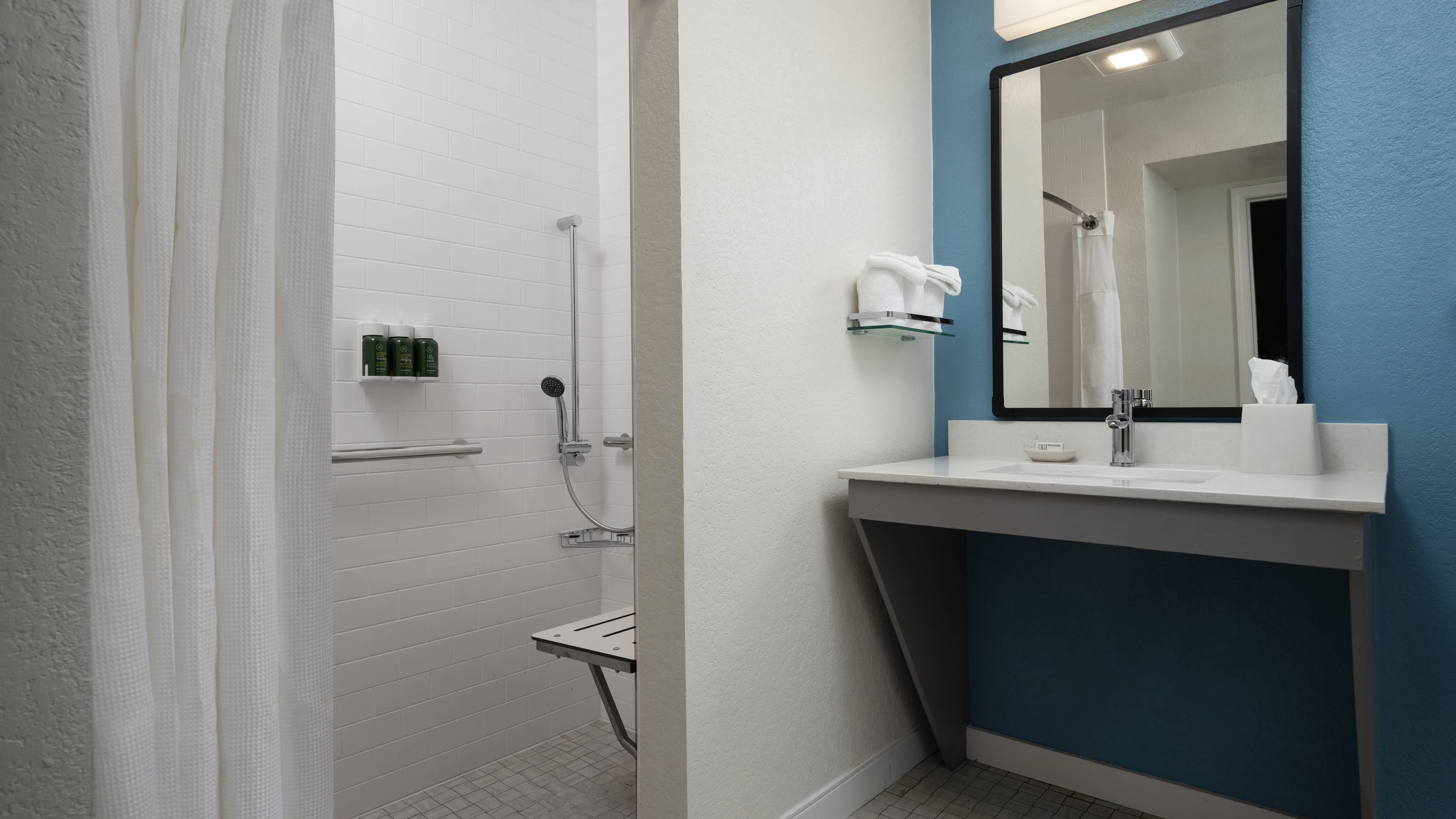 Queen Studio - Image 7