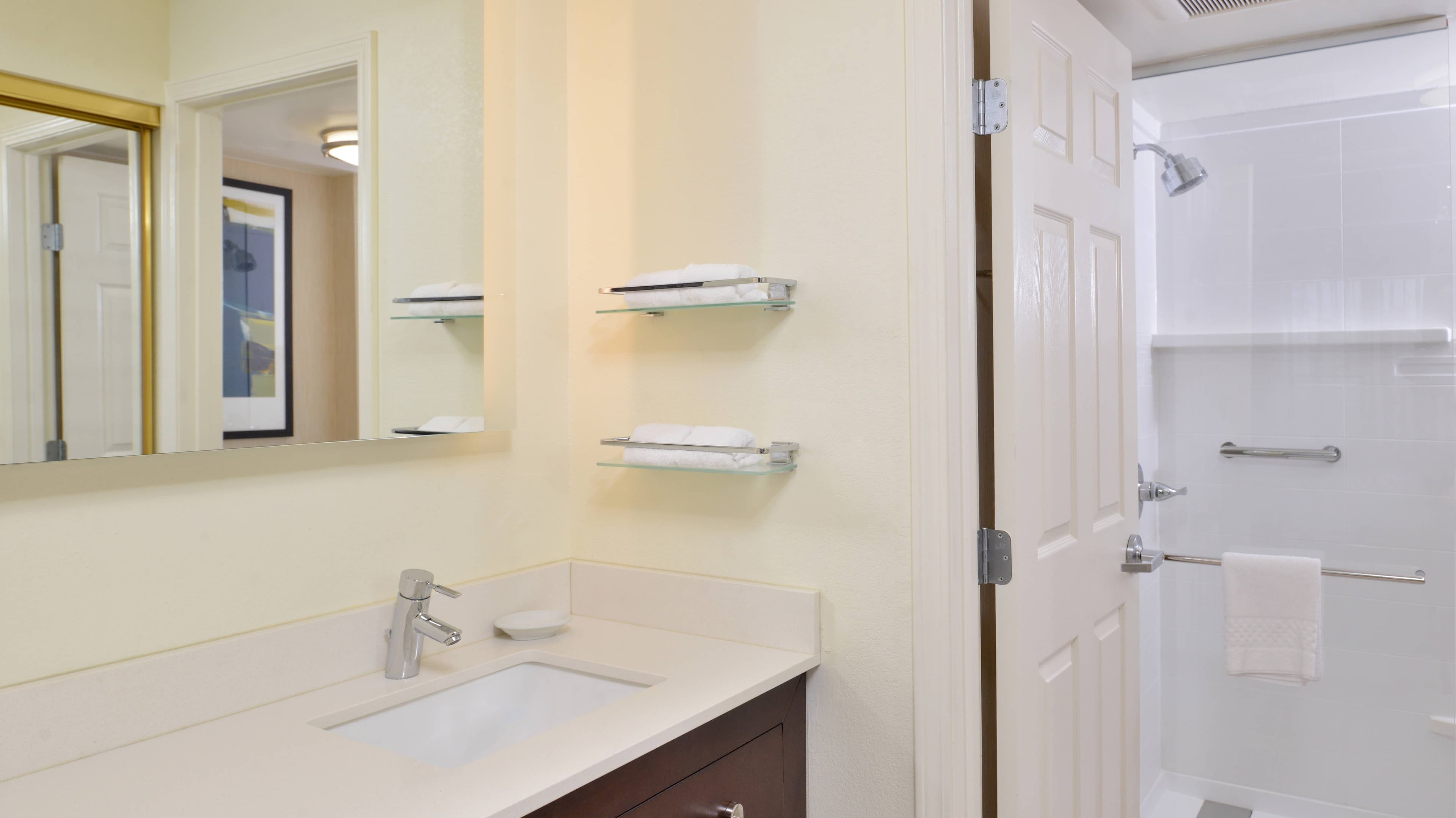 1 Bedroom Suite - Image 4