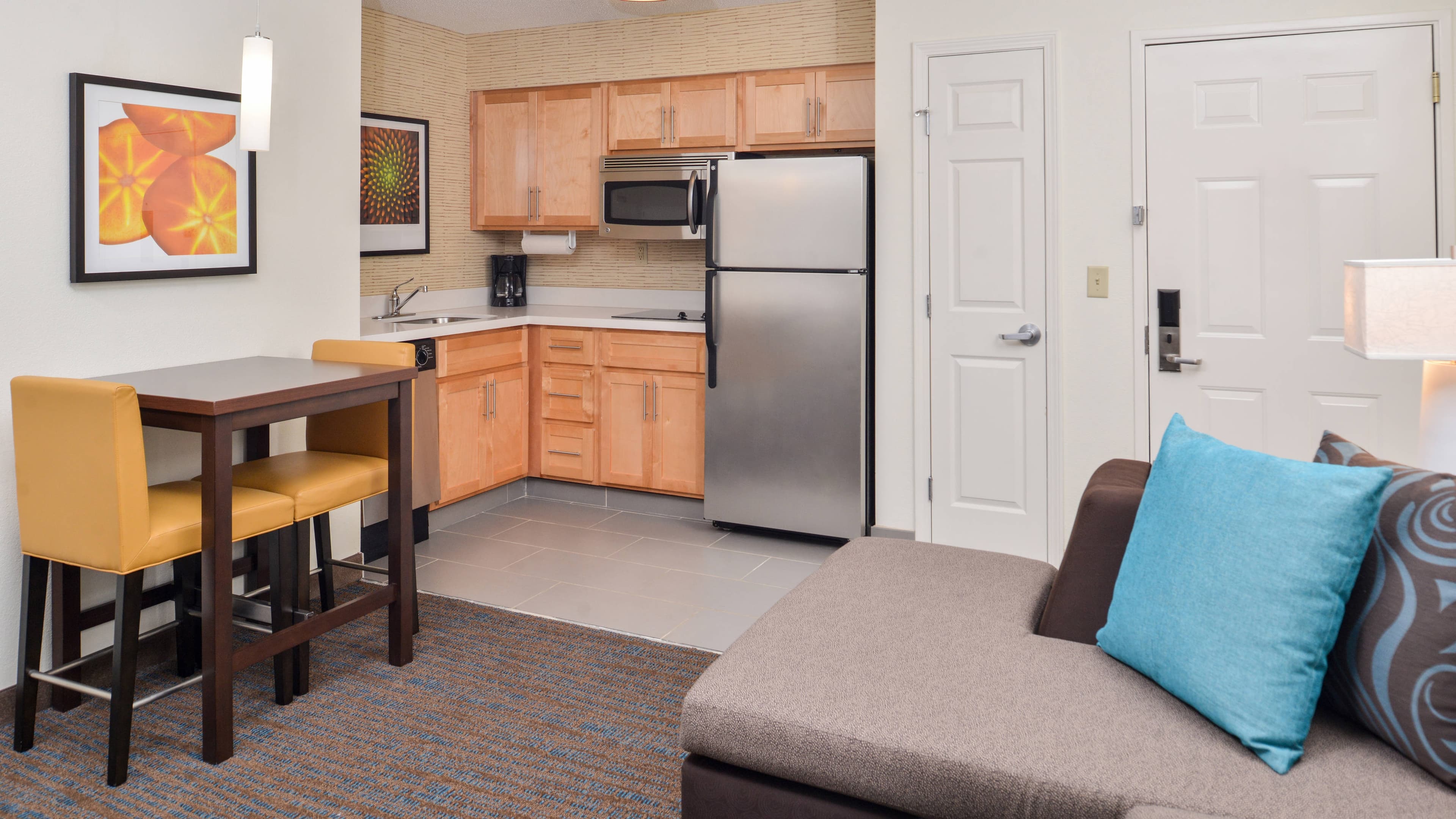 1 Bedroom Suite - Image 2