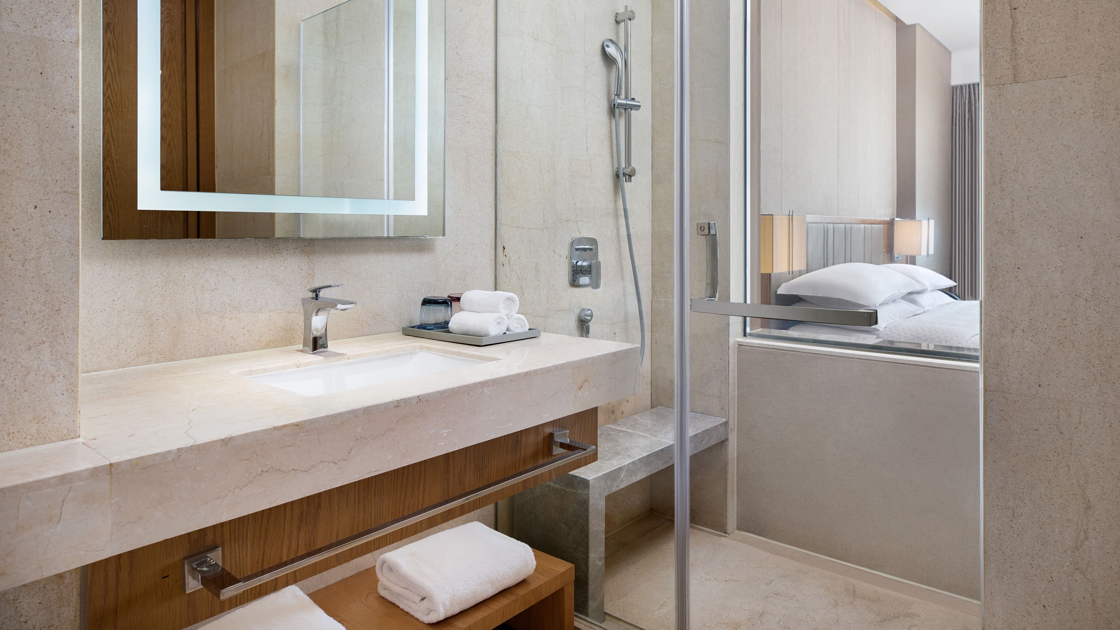 Deluxe Room - Image 2