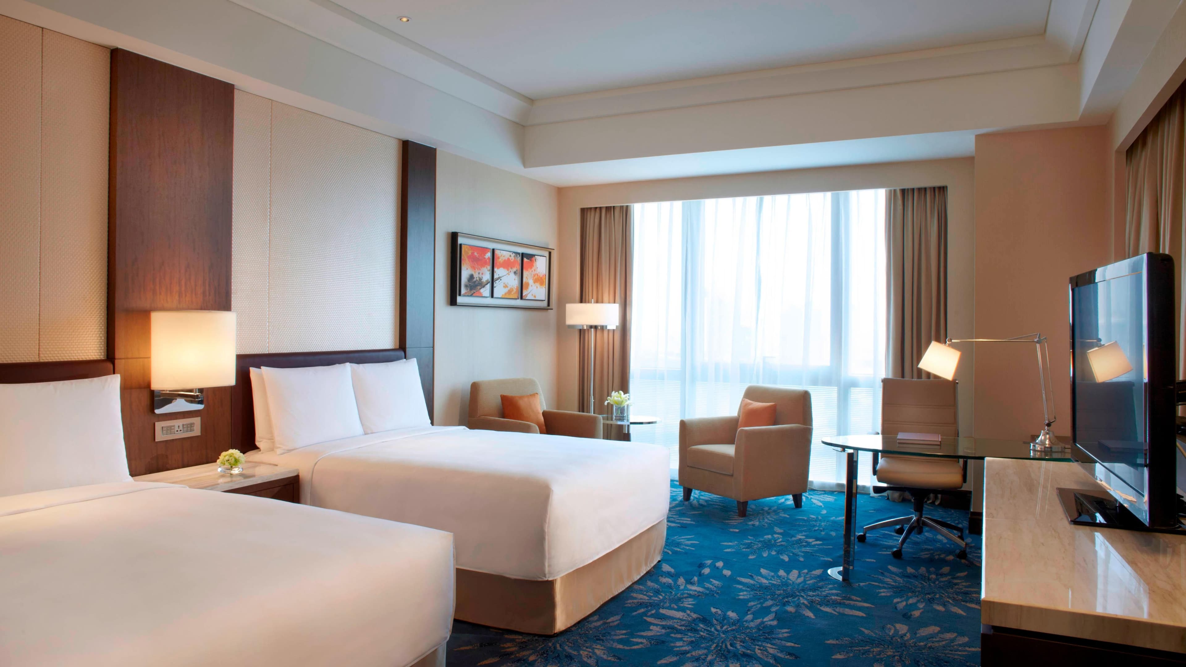 Deluxe Room - Image 1