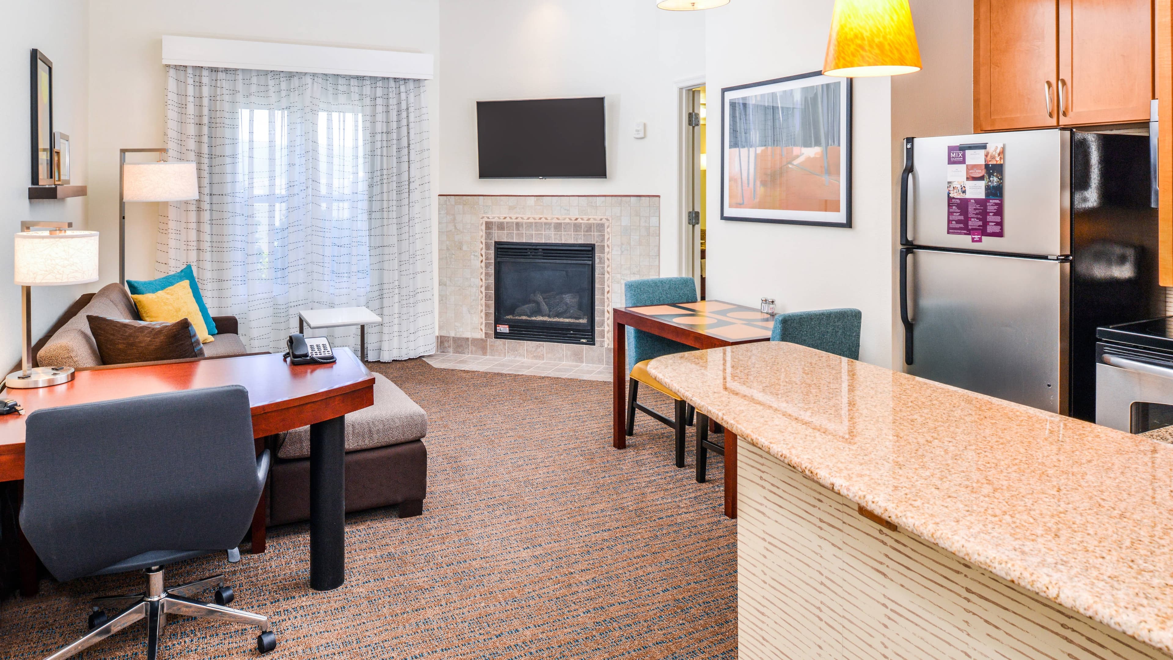 1 Bedroom 2 room Suite - Image 2