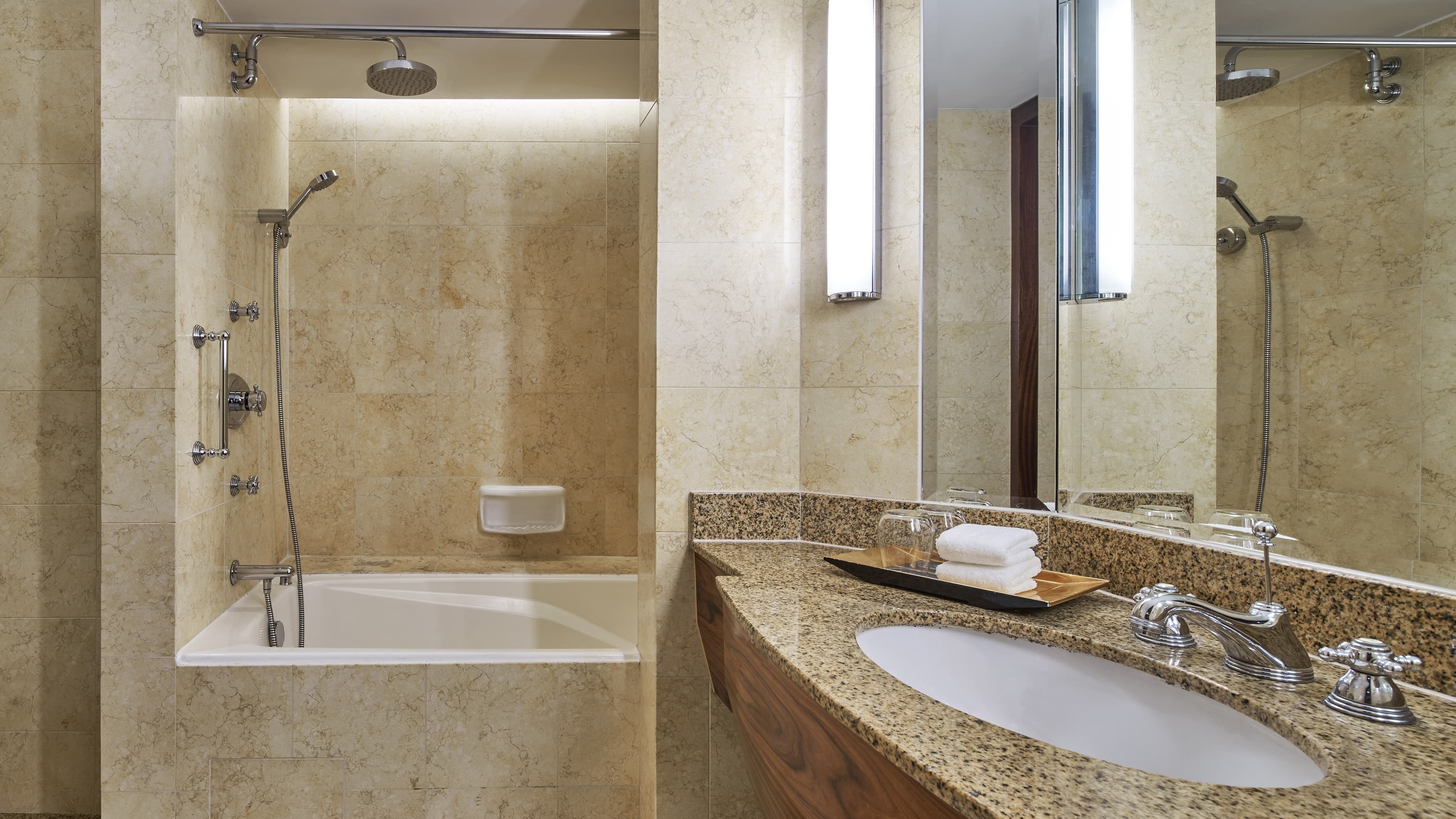 Deluxe Twin - Image 3