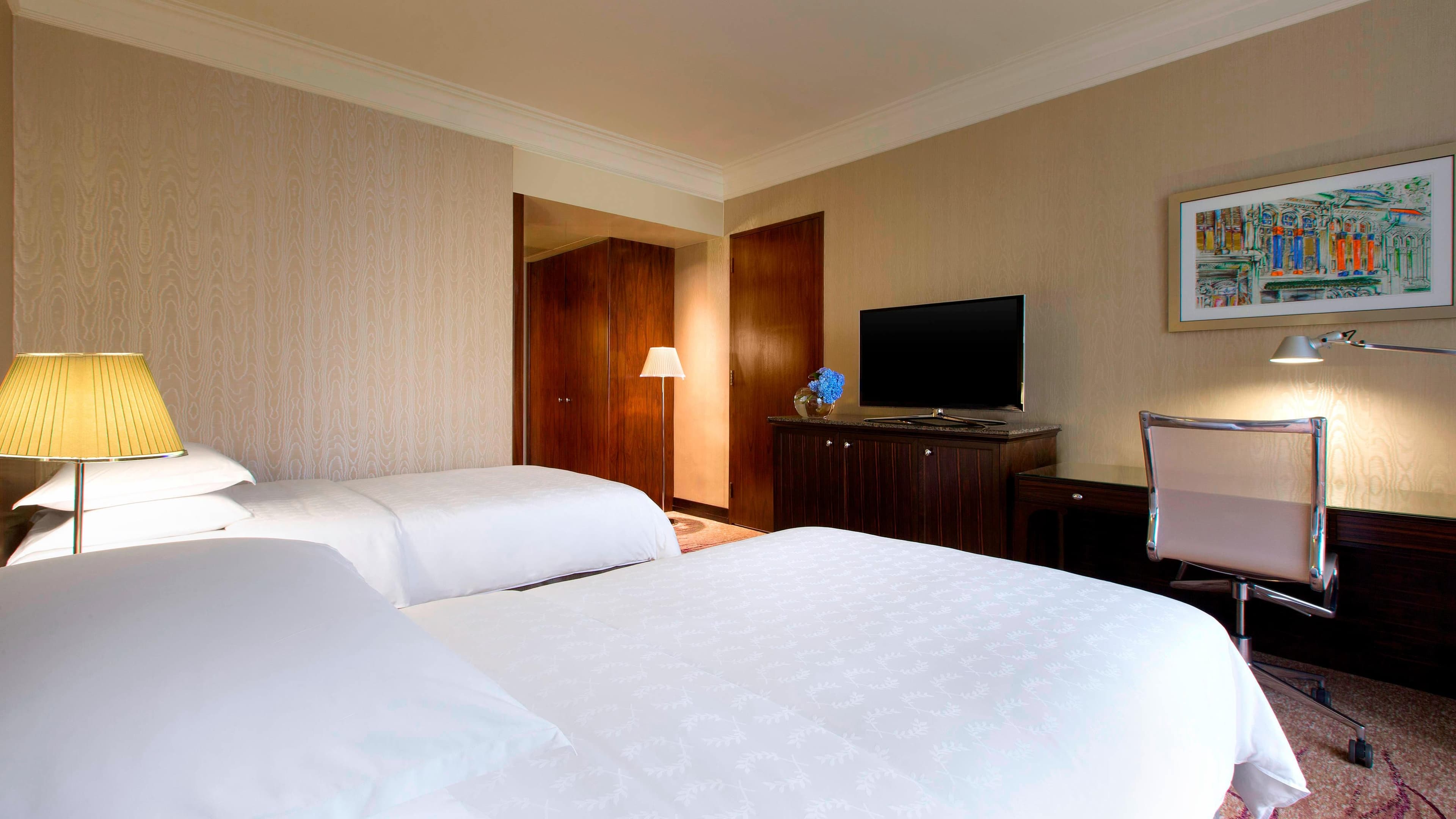 Deluxe Twin - Image 1