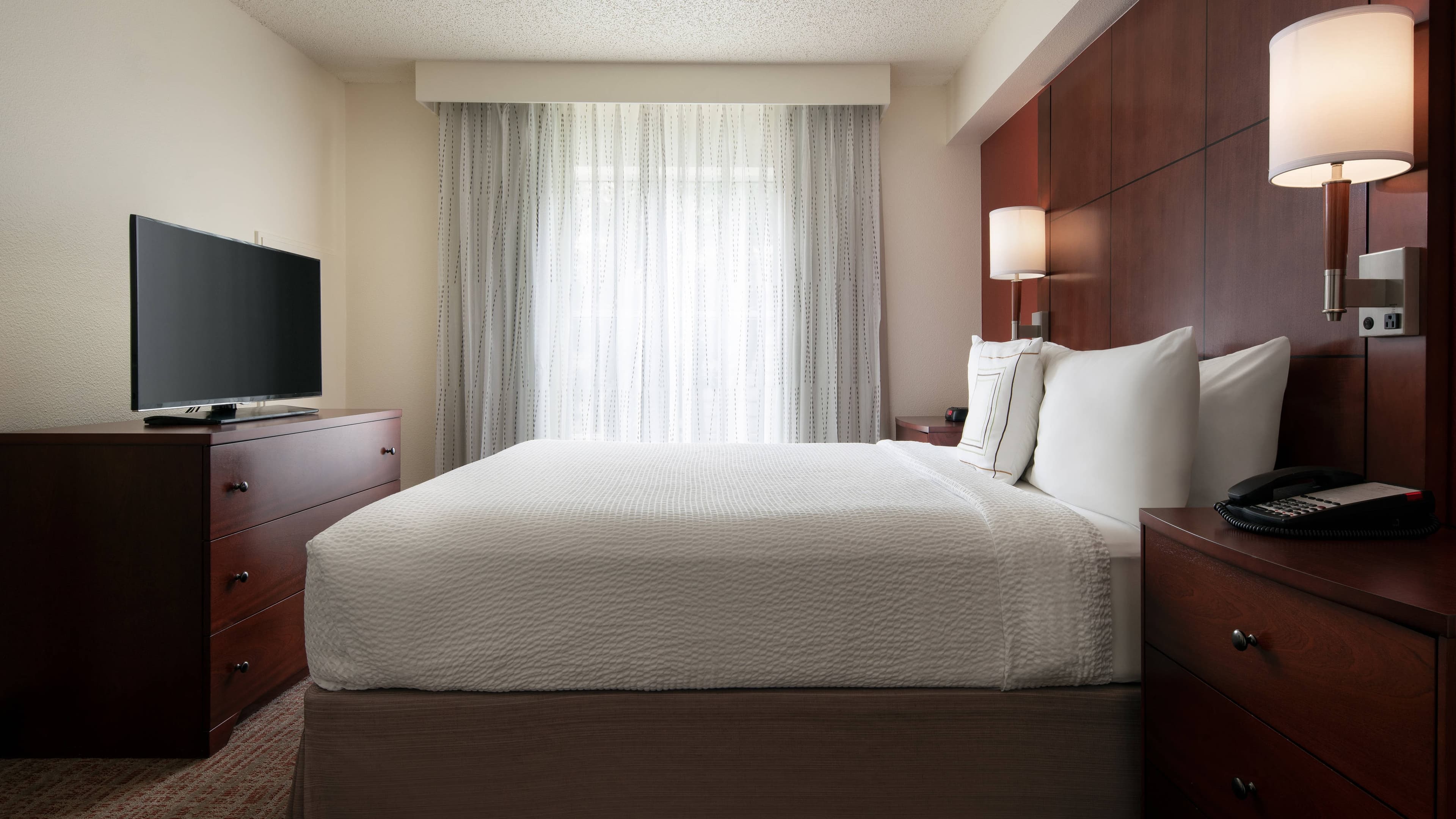 1 Bedroom Suite - Image 2