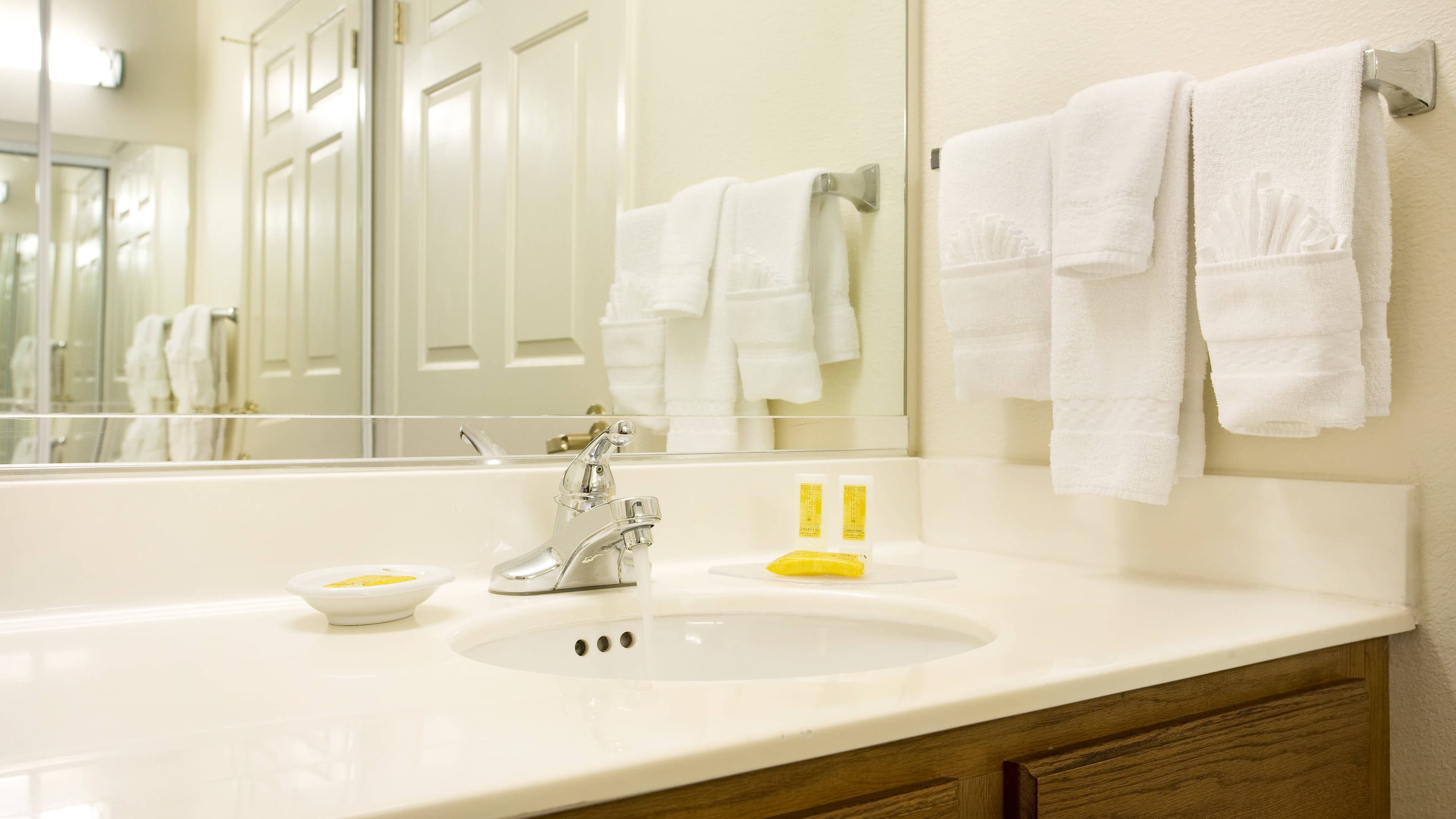 1 Bedroom Suite - Image 7