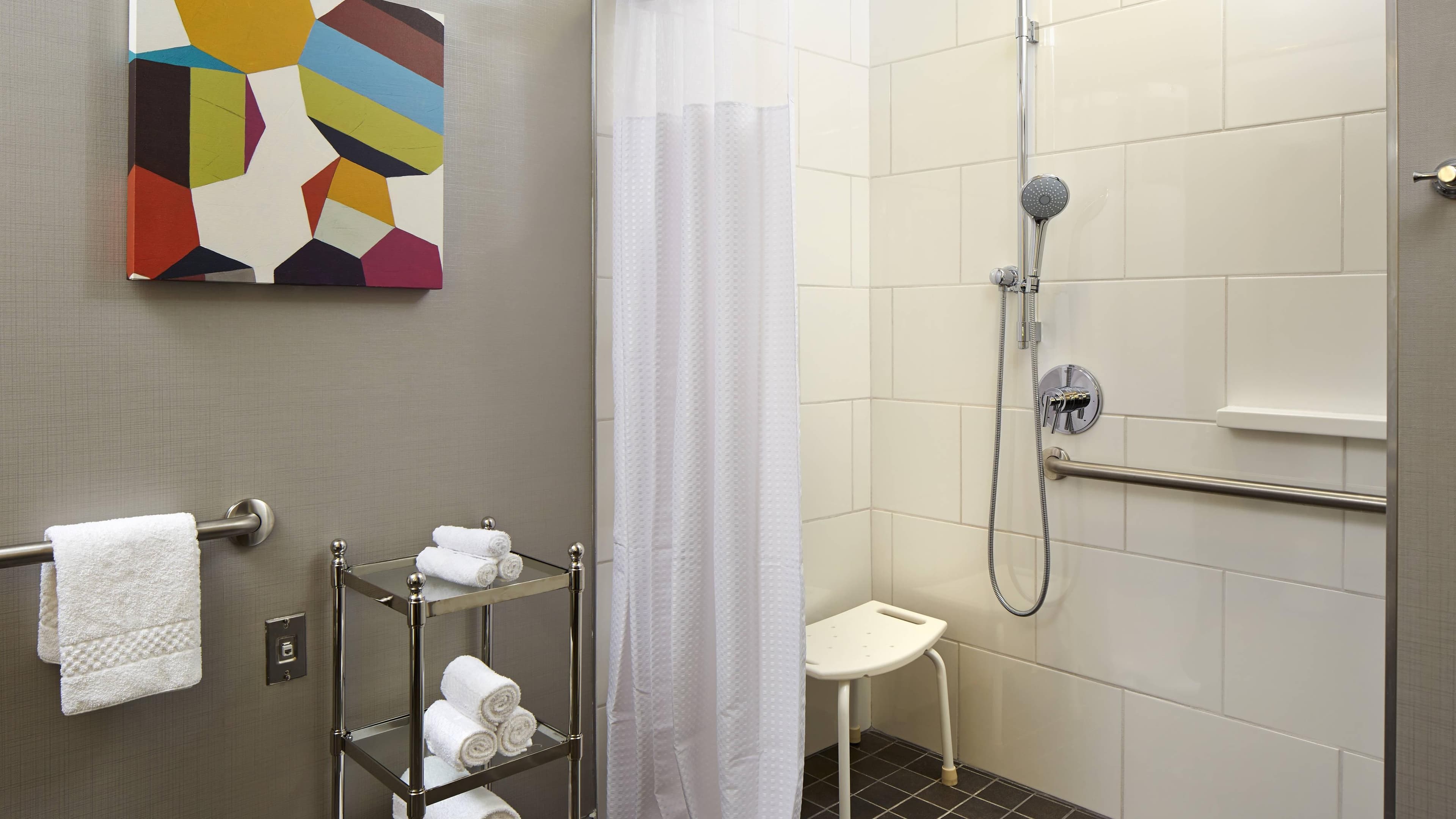 King Guest Room - Image 4