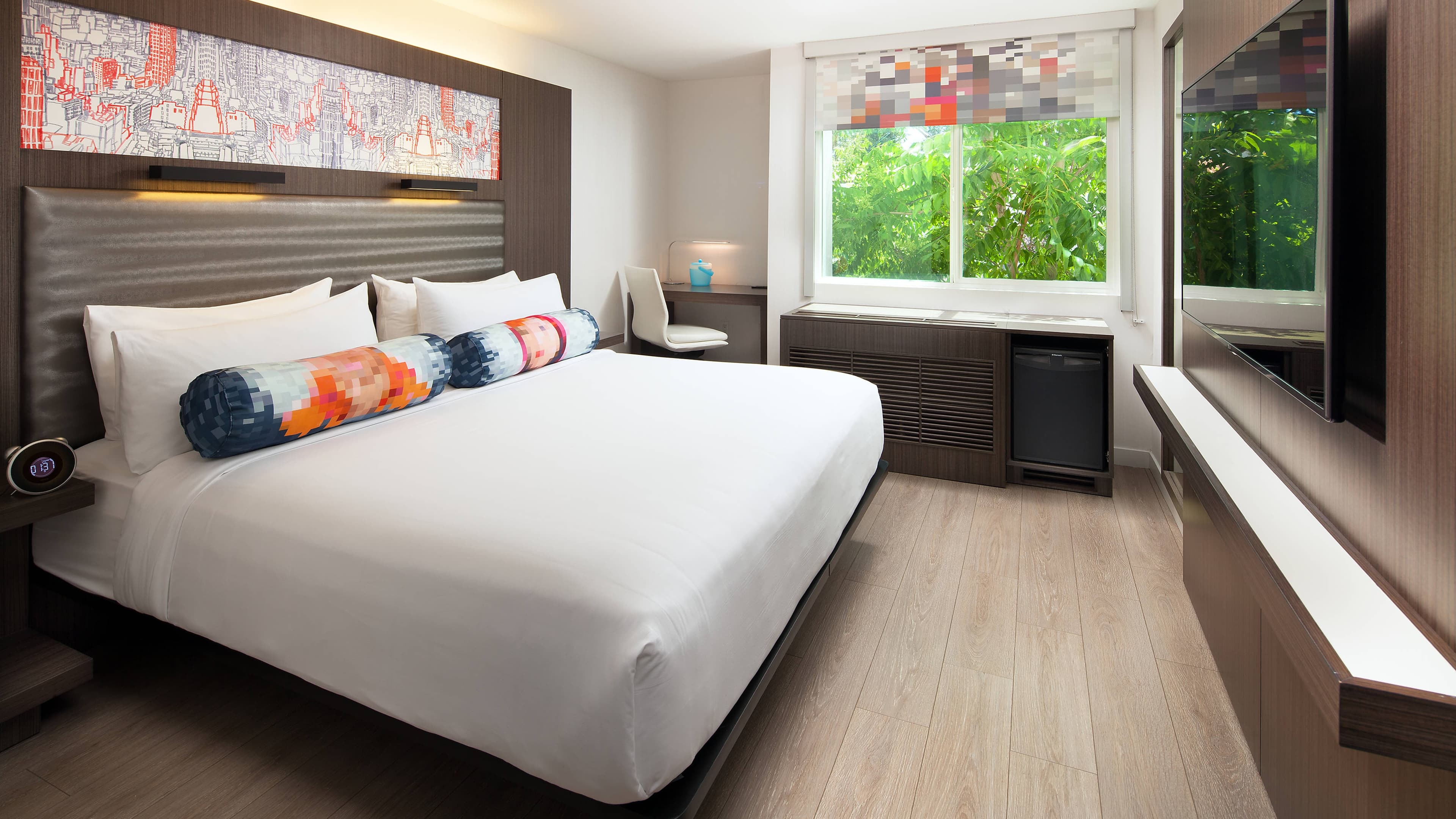 Aloft Guest Room - Image 2