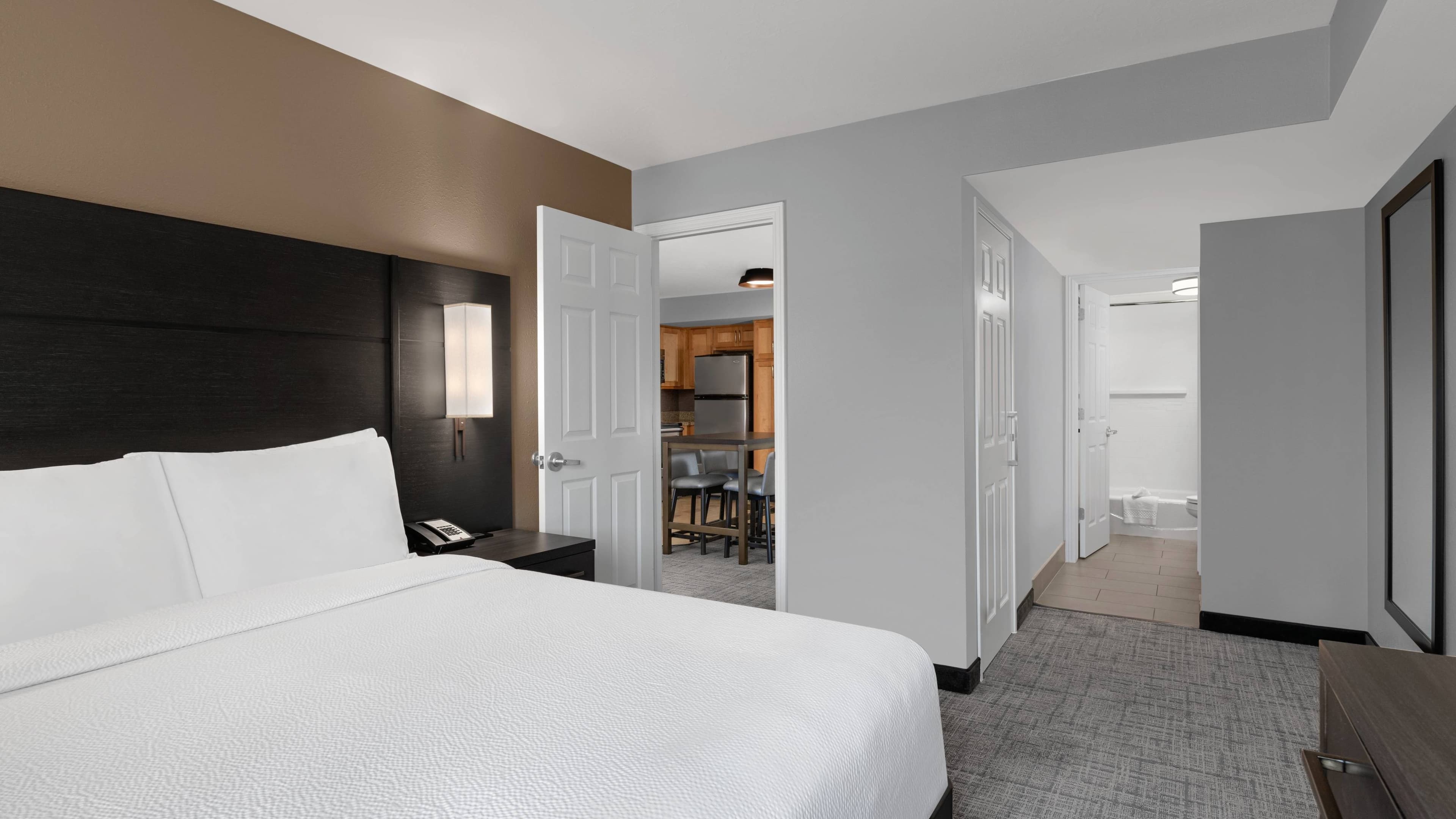 1 Bedroom Suite - Image 4