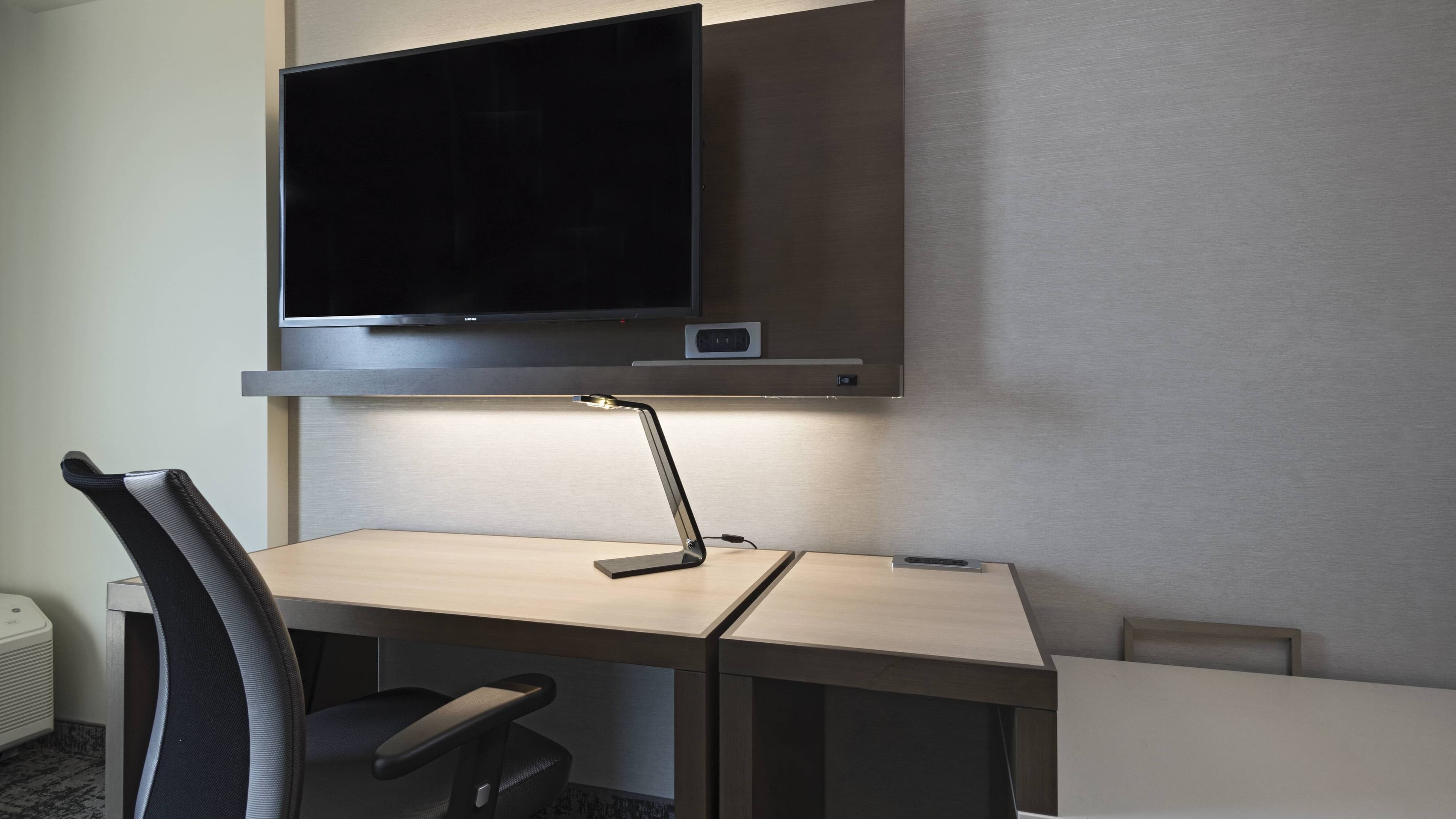 Guest Room King with Sofa - Image 3