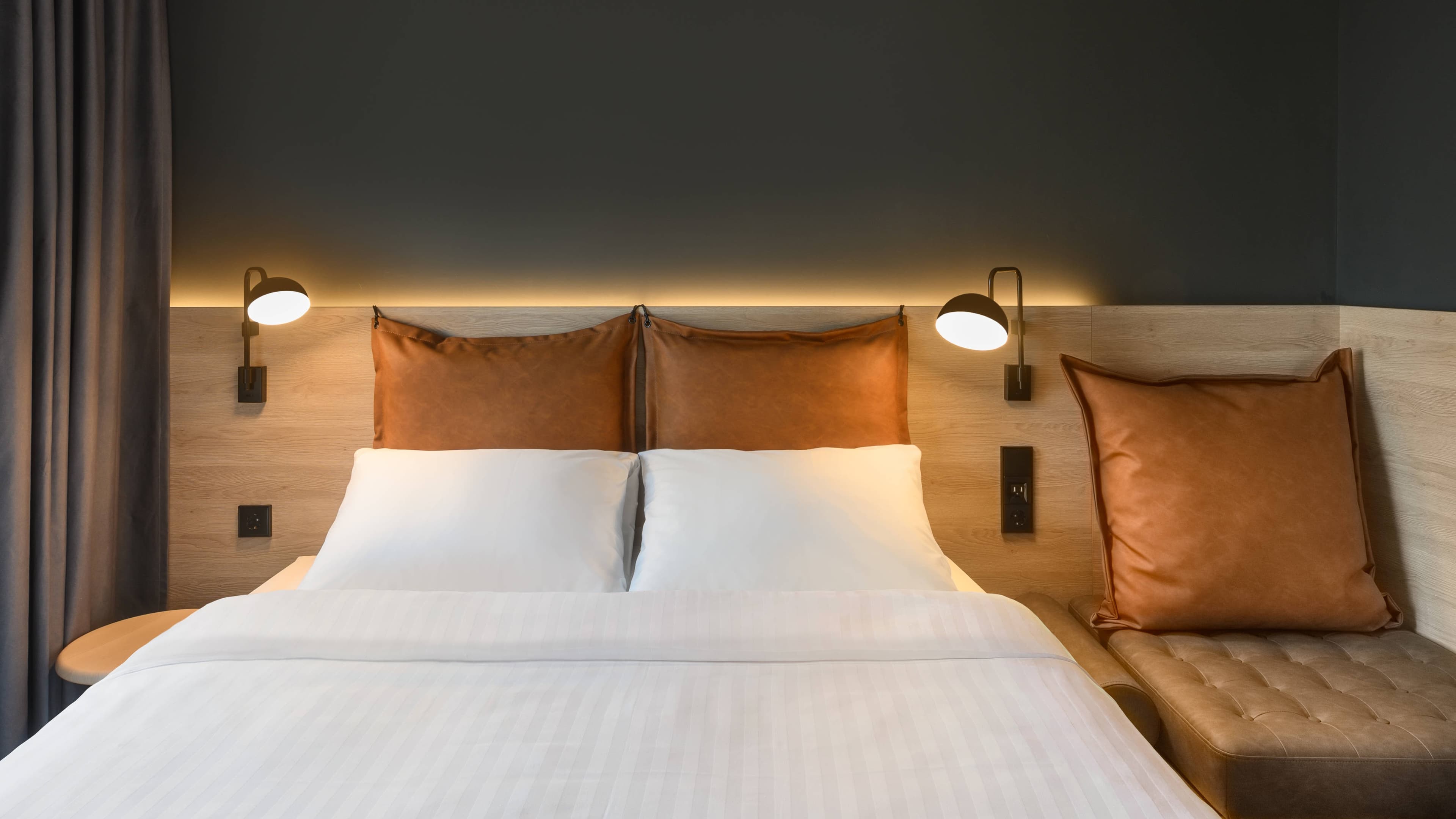 Moxy Queen Sleeper - Image 1